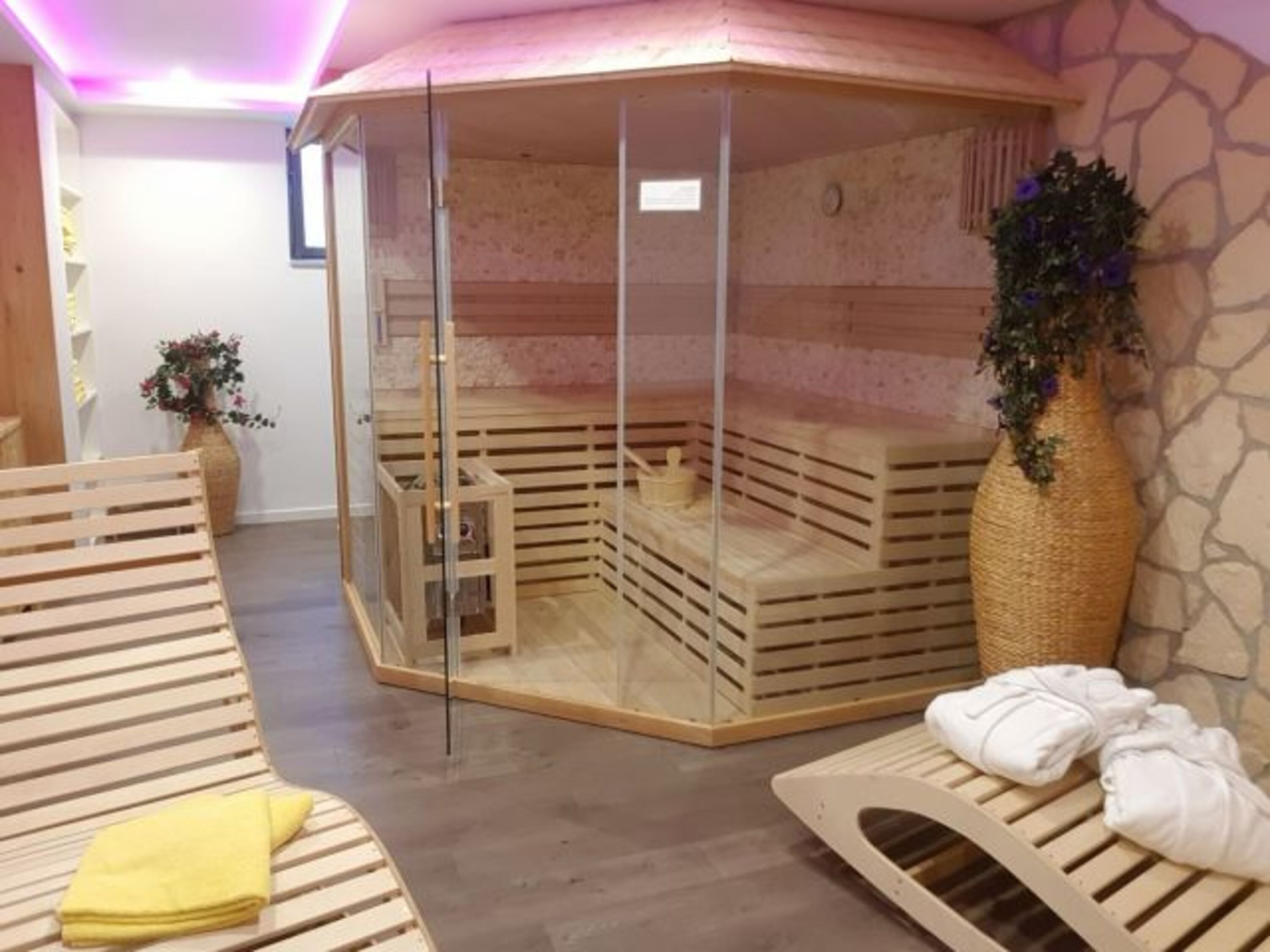 Sauna mit Wohlfühlatmosphäre