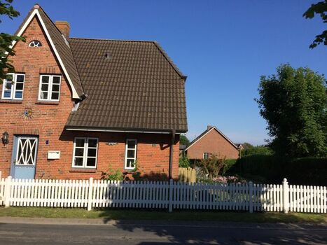 Die rechte Haushälfte, eigener Garten in Südlage