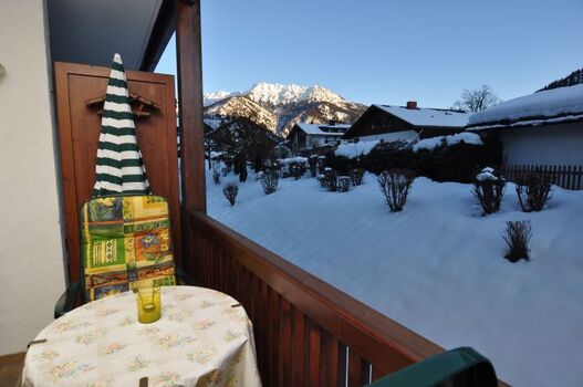 Der Balkon hat optimale Südlage.