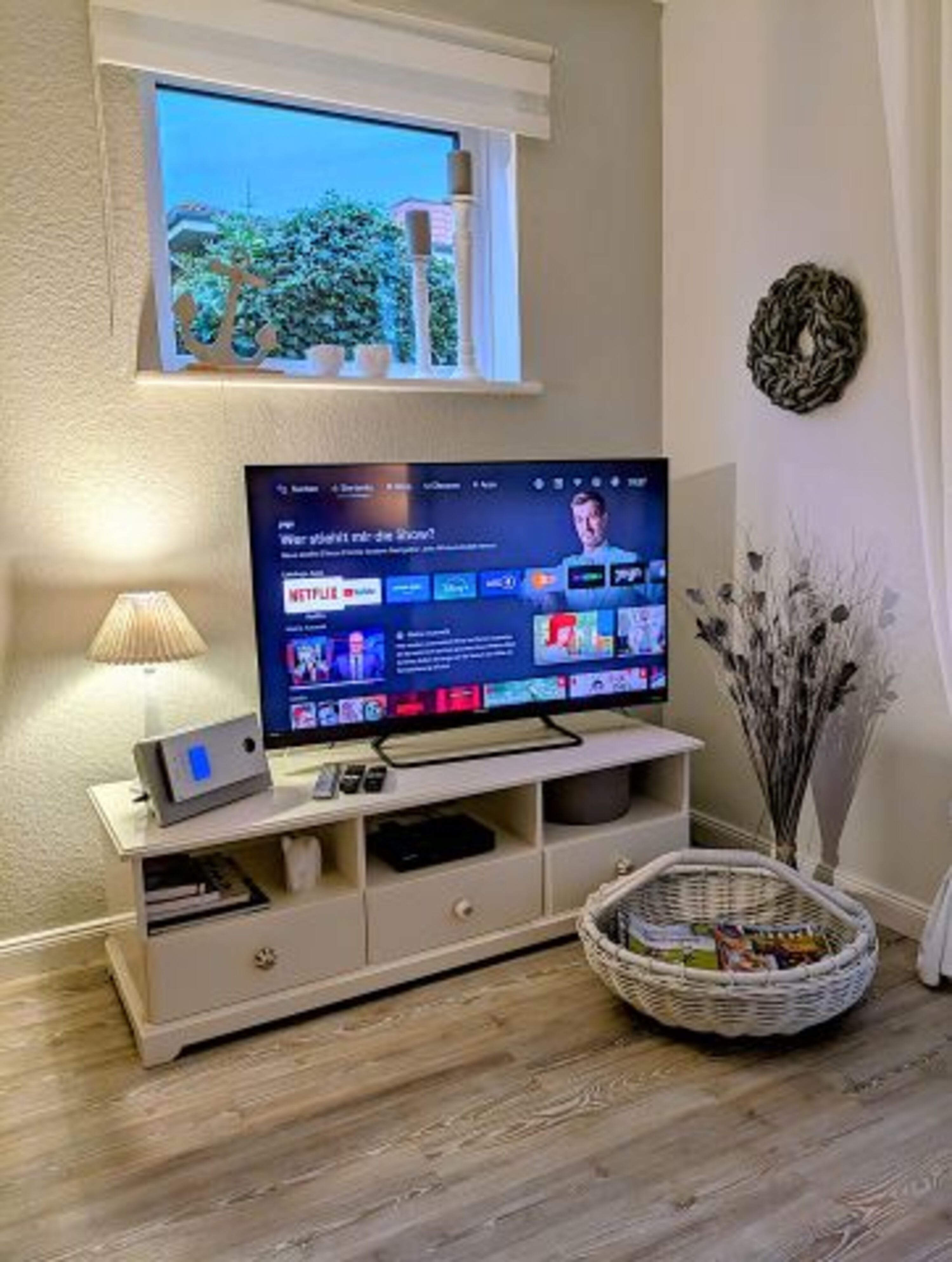 Smart TV im Wohnzimmer, Magenta TV