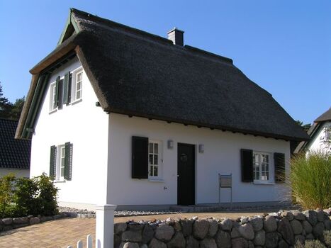 2 Pkw-Stellplätze vor dem Ferienhaus