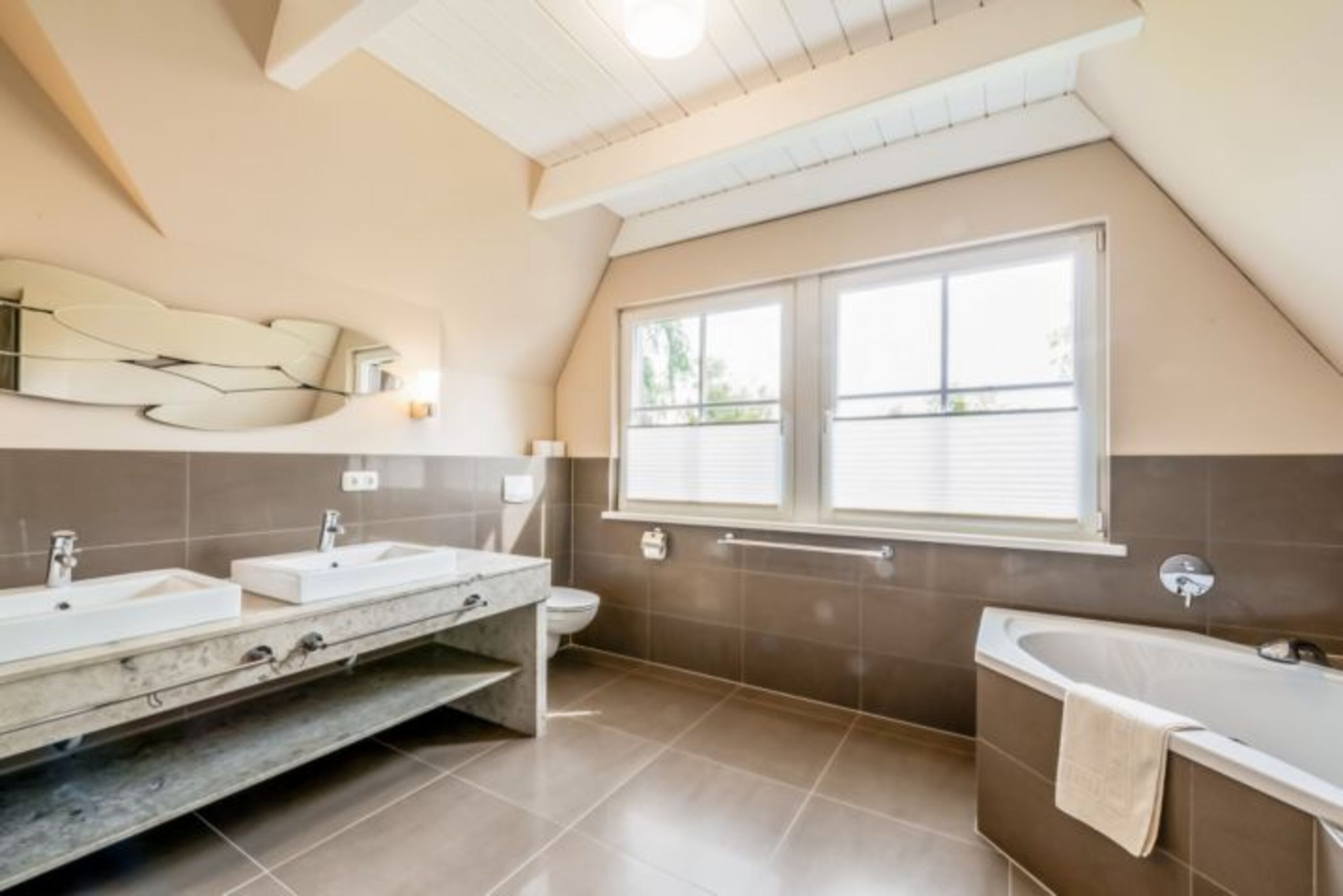 Ferienhaus Flieder - Badezimmer im 1. OG