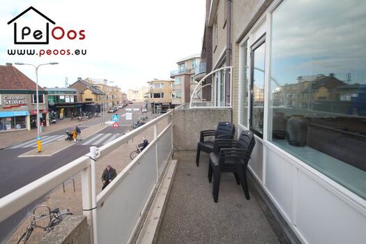 Balkon mit Sicht zur Straße