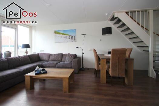 Wohnzimmer mit Essbereich