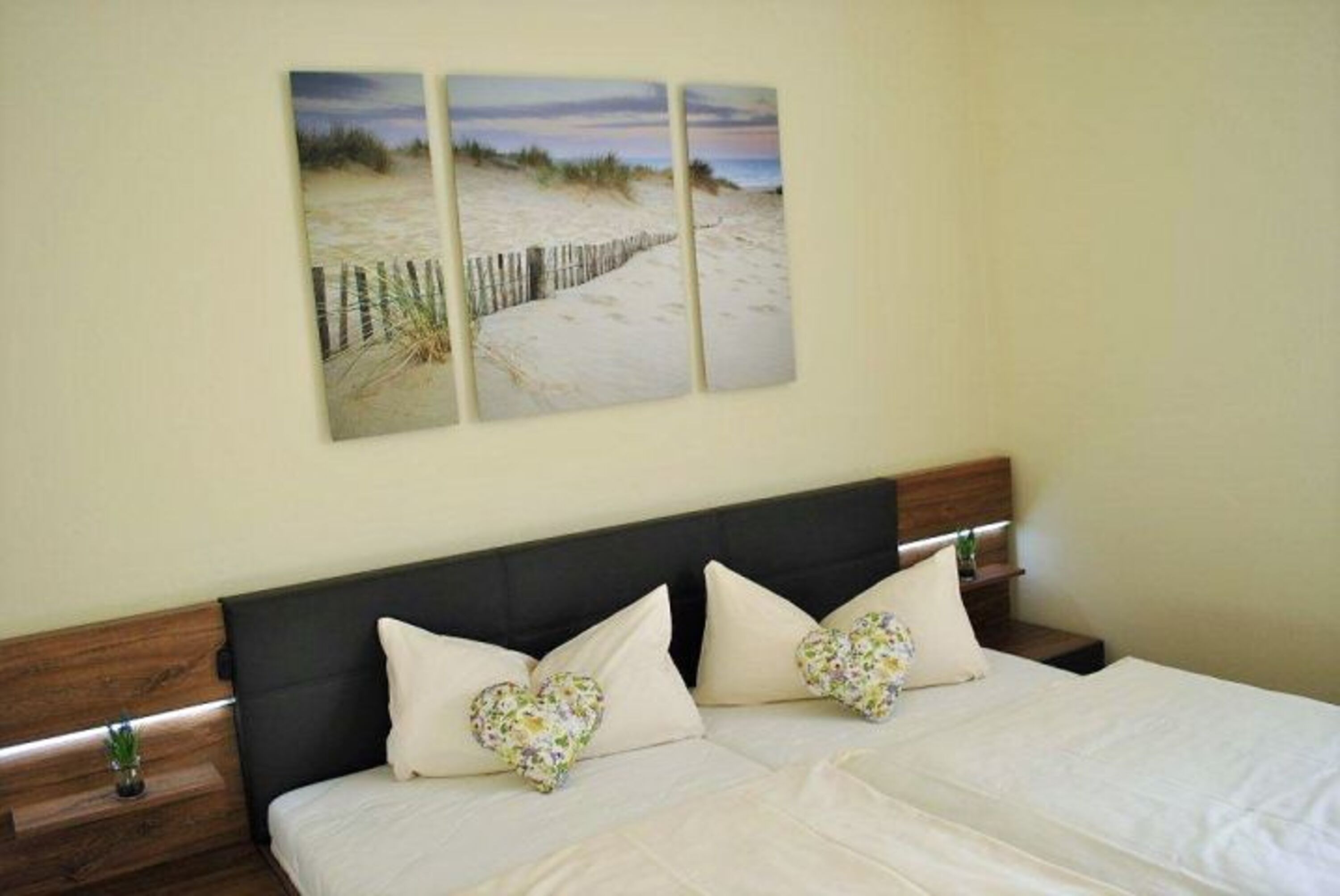 Schlafzimmer mit Doppelbett