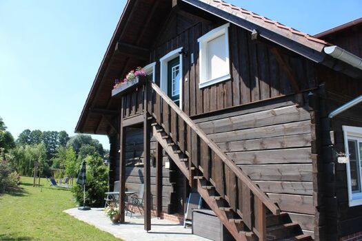 Ferienwohnung Storchennest mit Terrasse und Balkon