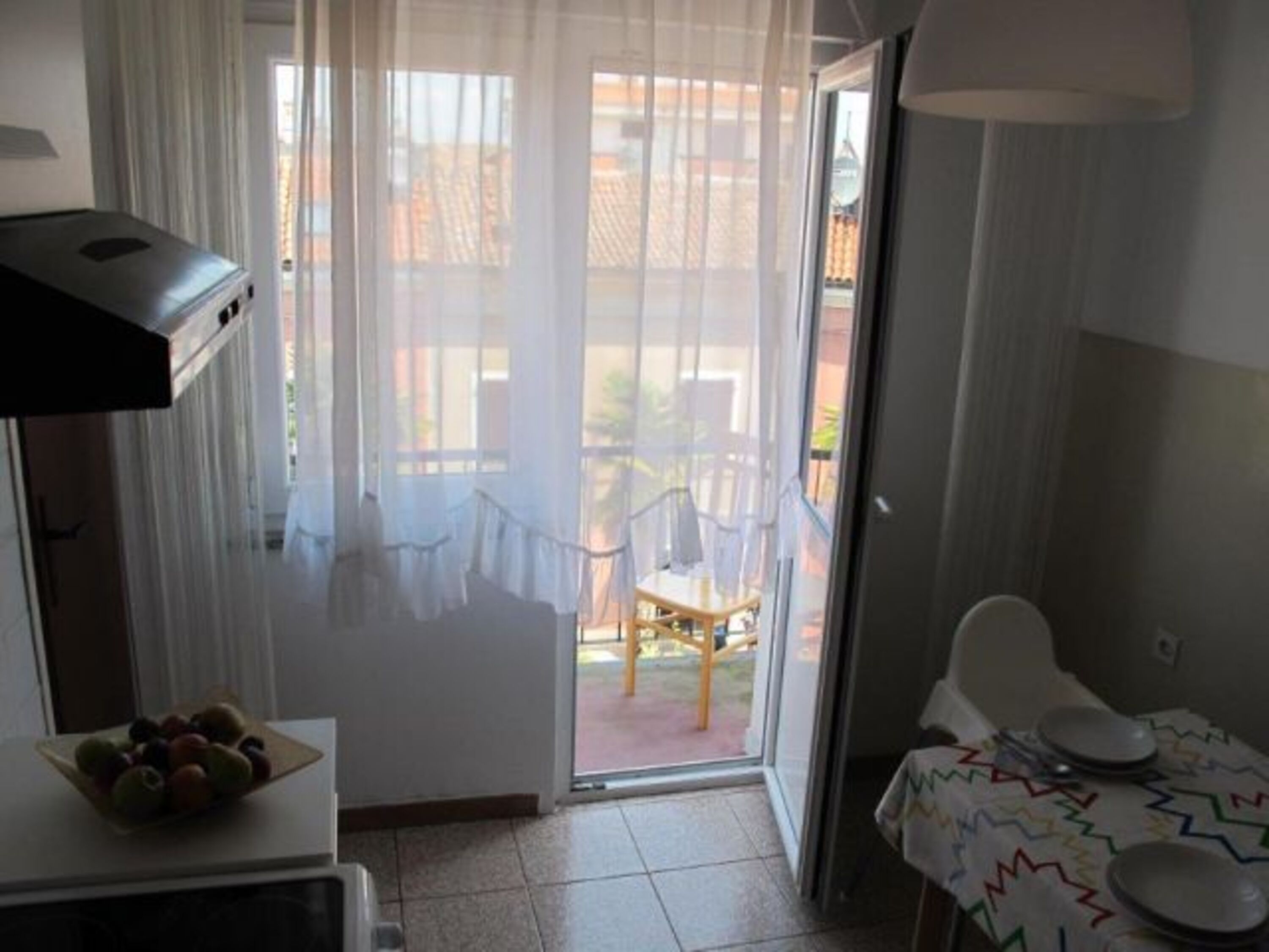Küche mit Balkon
