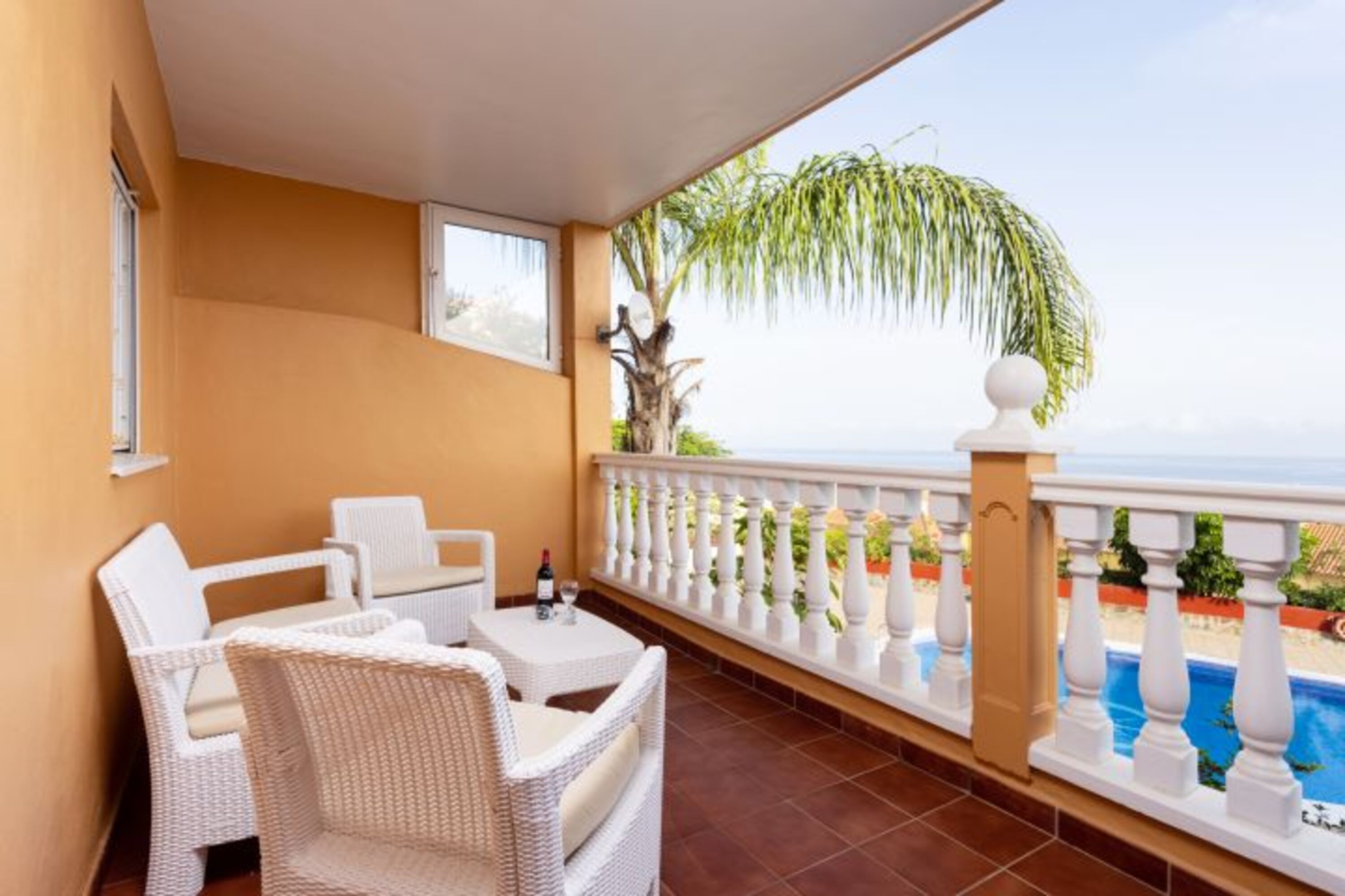 Teilansicht der grossen Terrasse