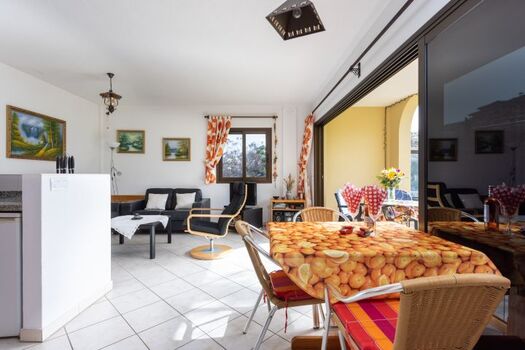 Eine helle grosszügige Wohnung 