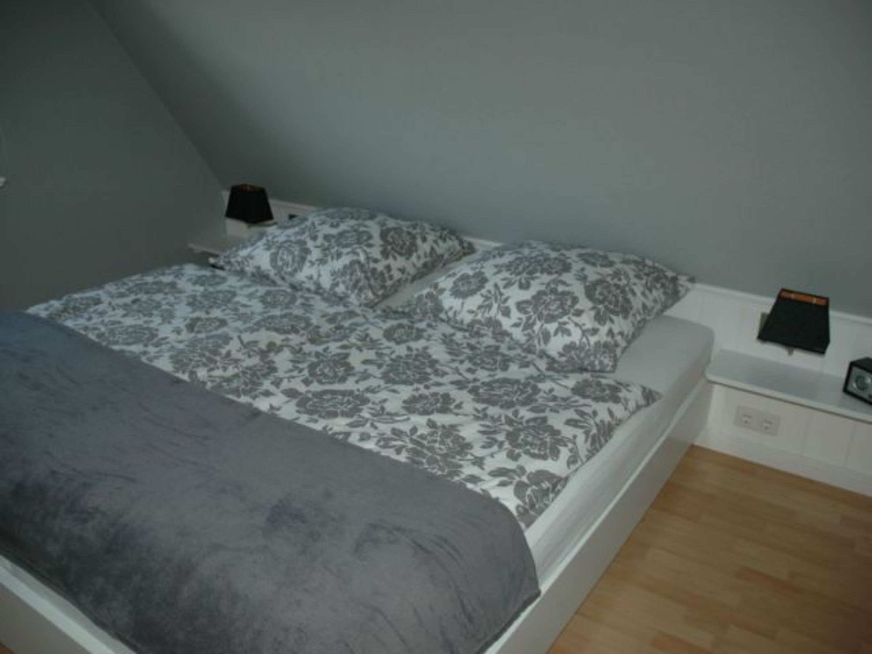 Schlafzimmer 1