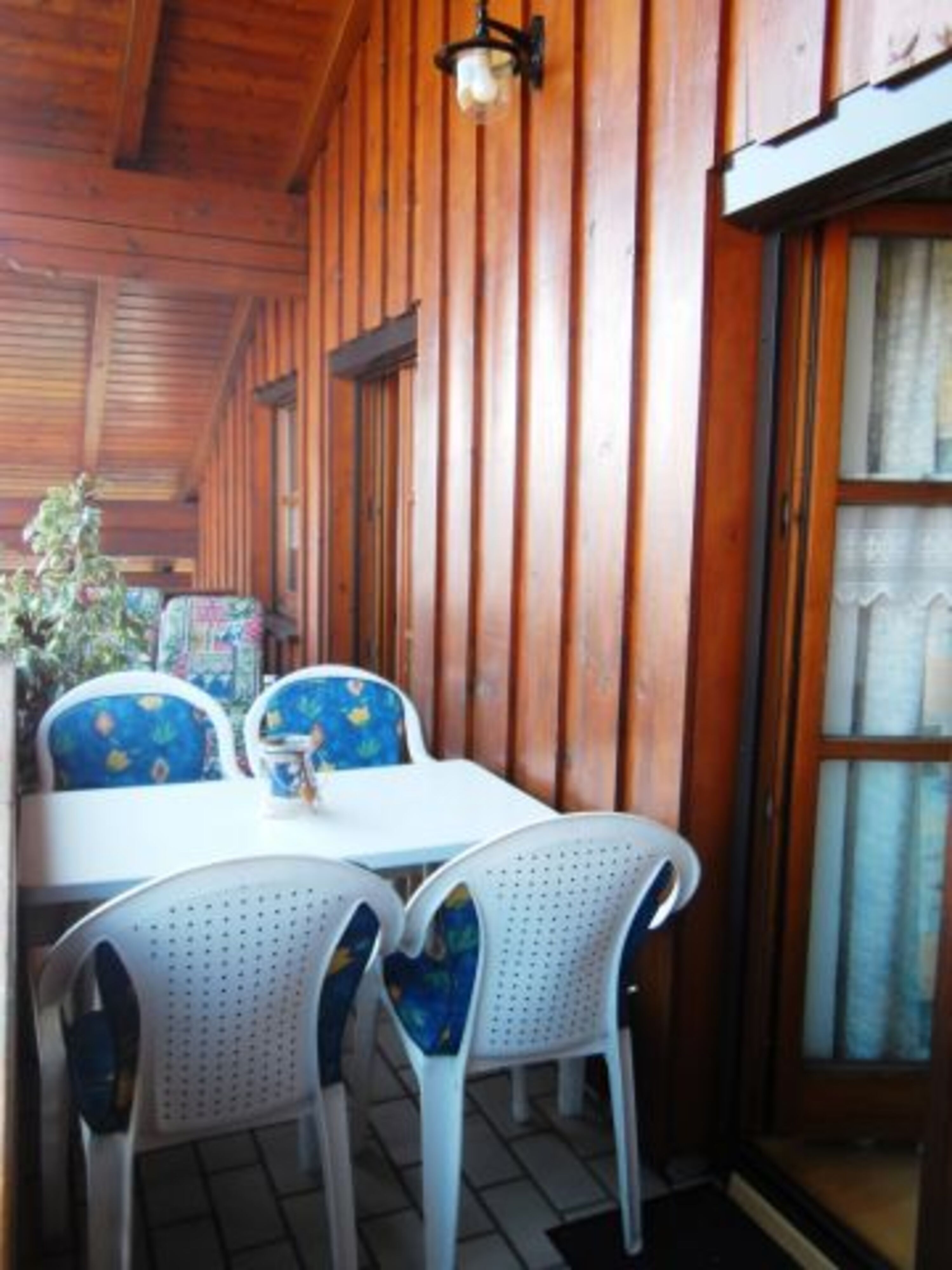 Großer möbl. Balkon mit herrlicher Sicht