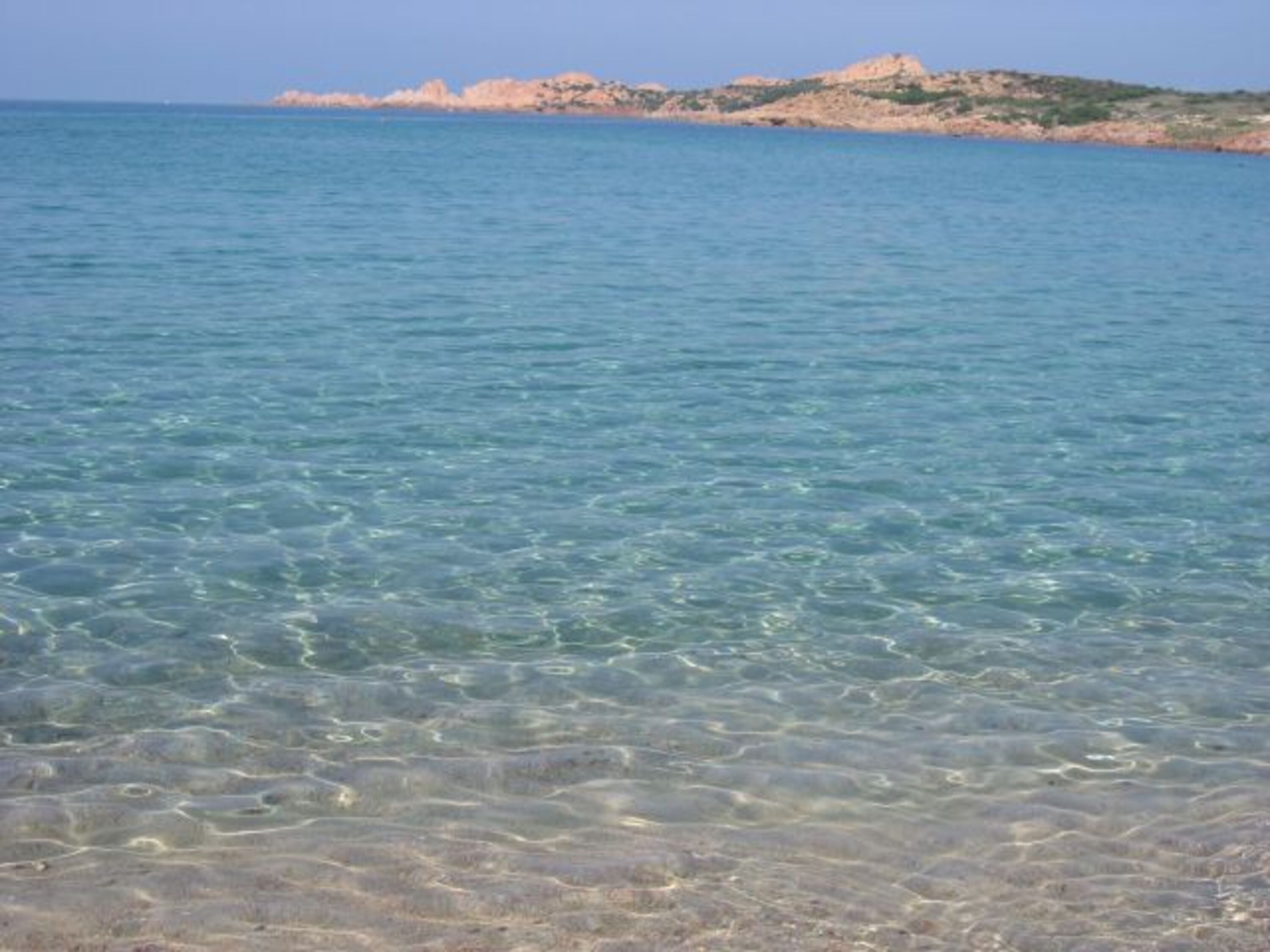 Das Wasser ist glasklar