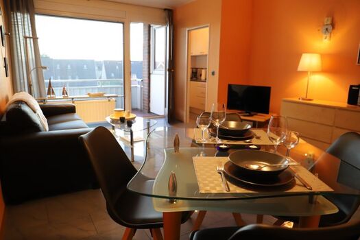 Wohnzimmer mit Essplatz