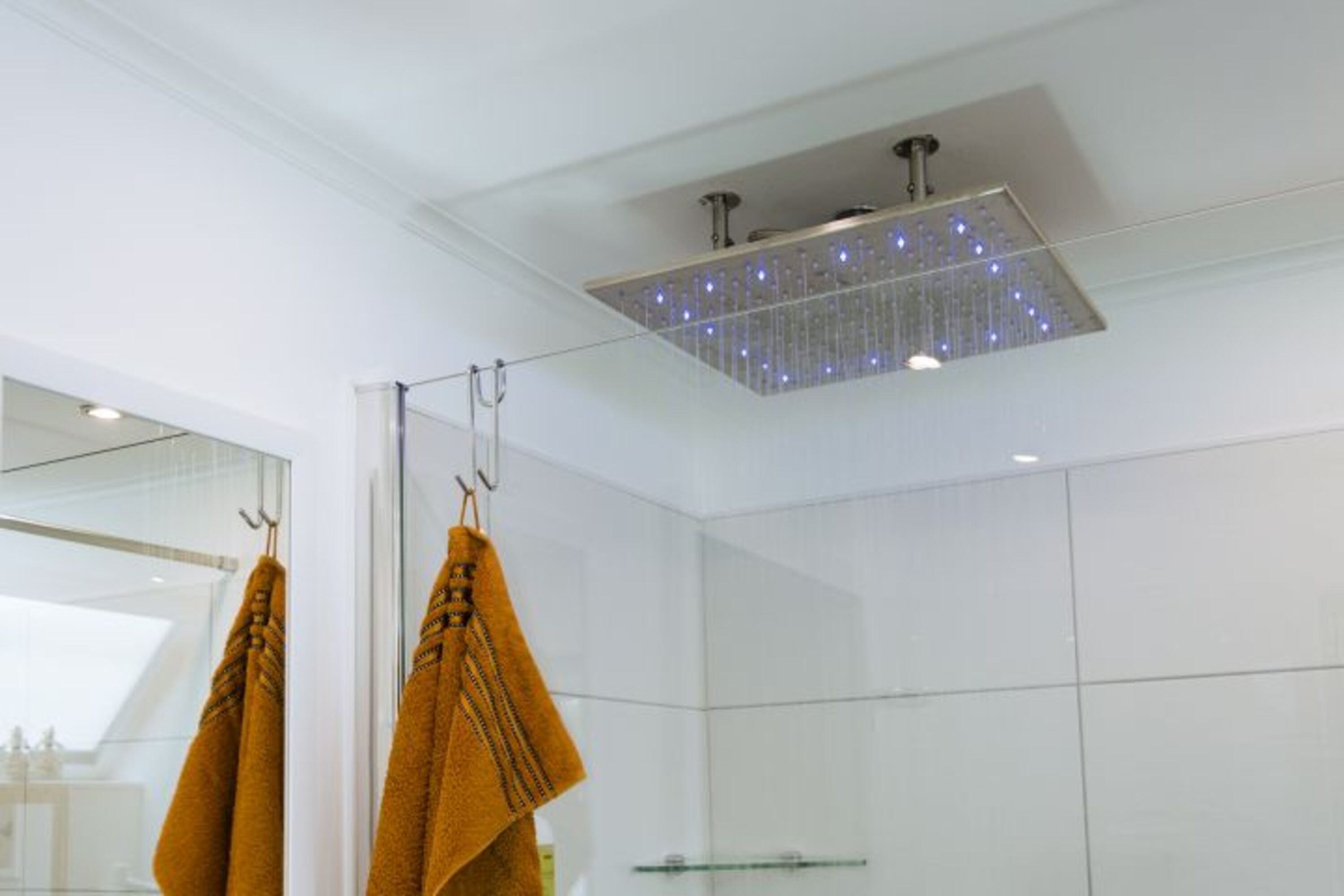 Regendusche mit LEDs