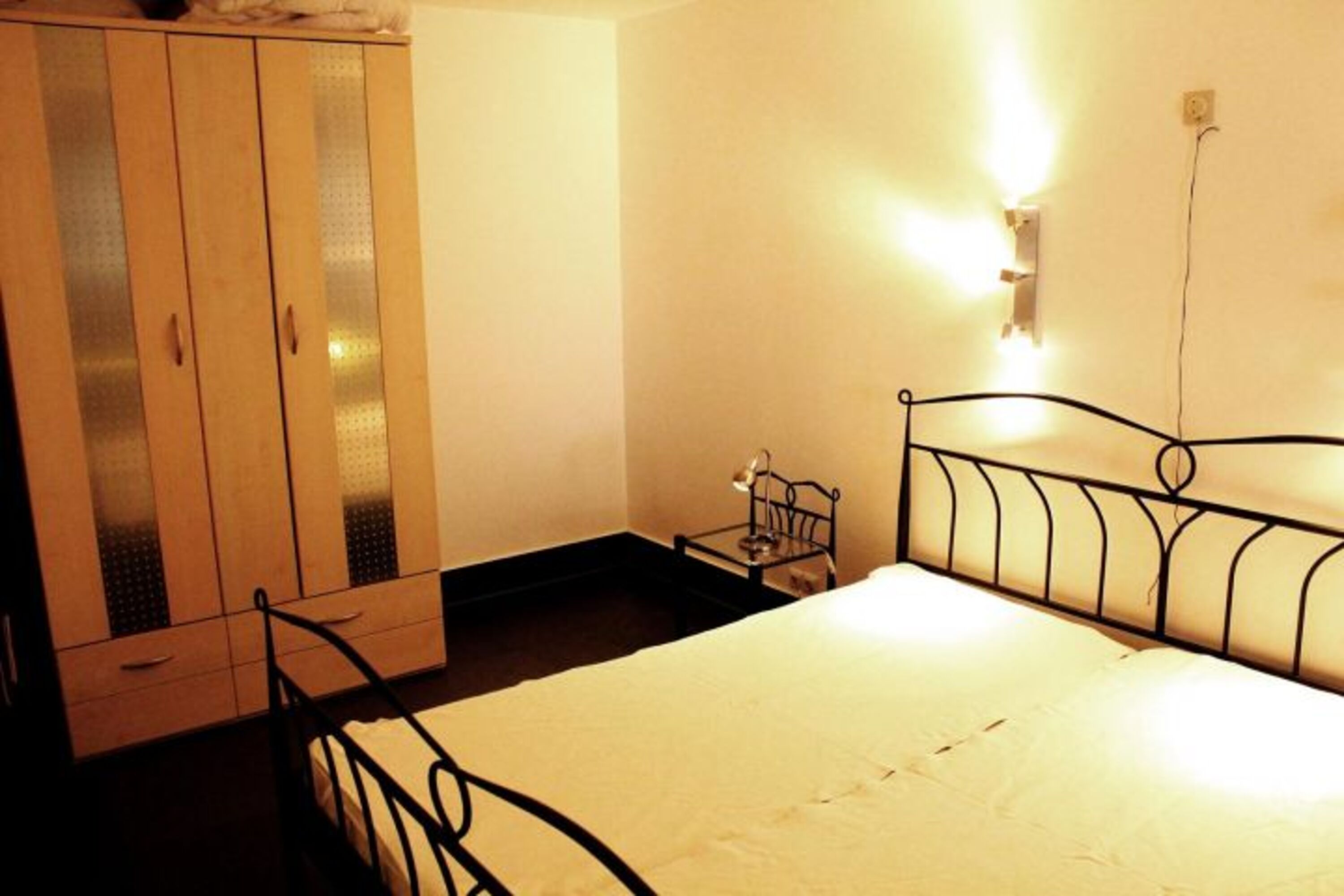 Schlafzimmer 1 
