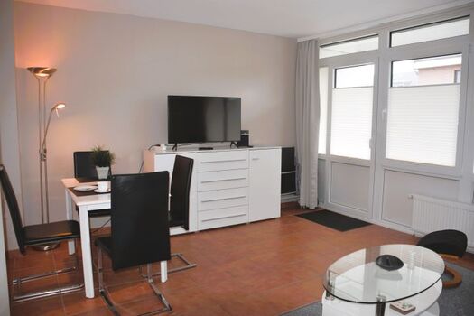 Wohnzimmer mit Esstisch