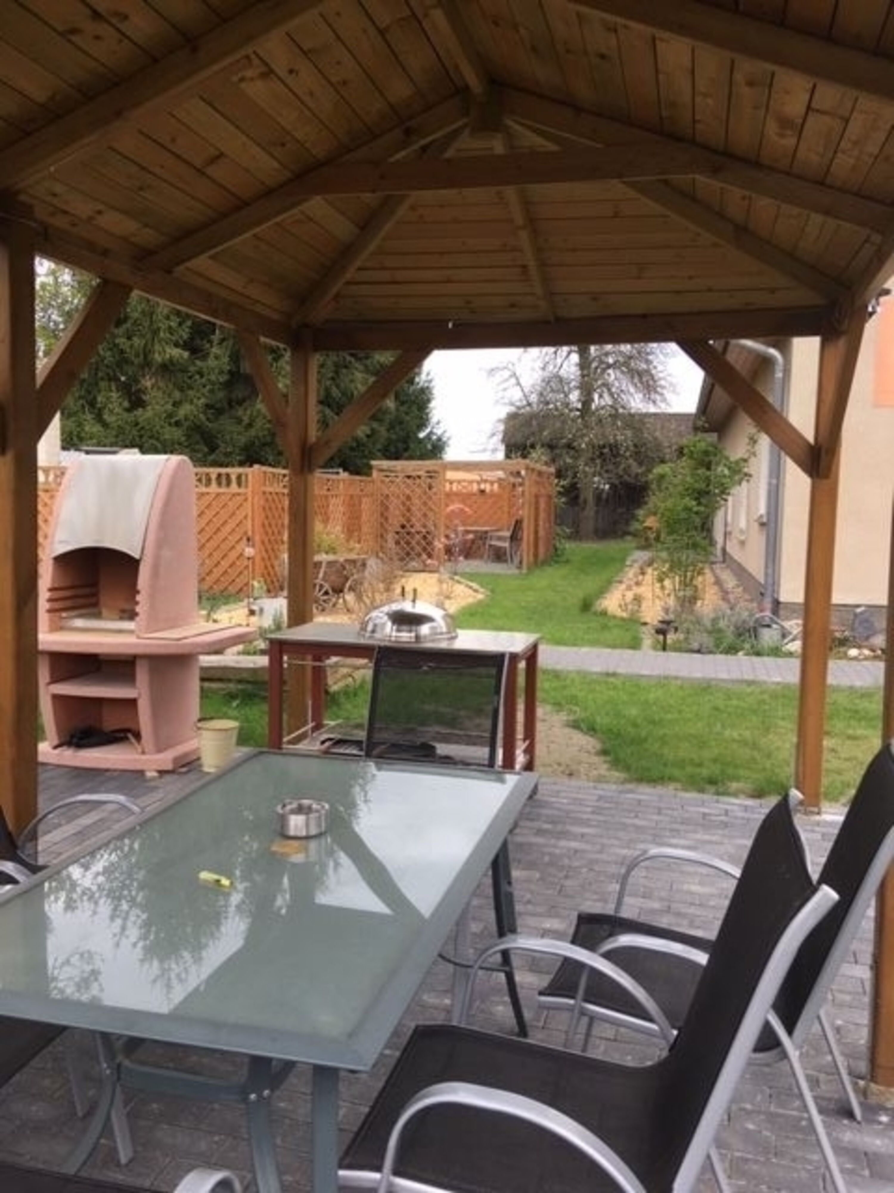 Sitzecke mit Grillkamin