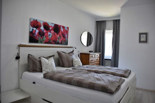 Schlafzimmer mit Doppelbett