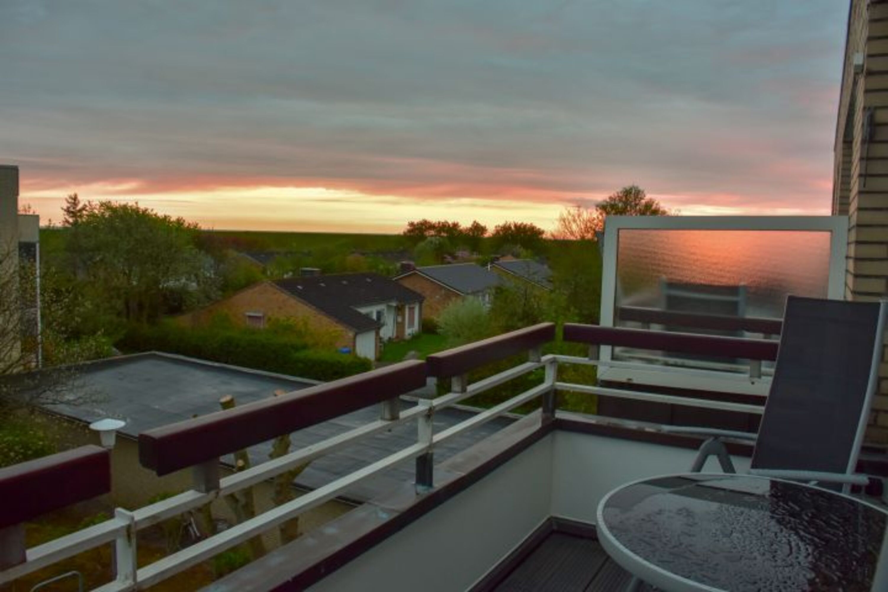 Genießen Sie den Abend auf dem Balkon