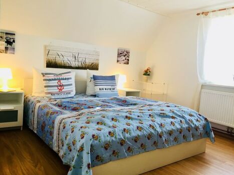 Doppelbettschlafzimmer und Einzelbett (opt.)