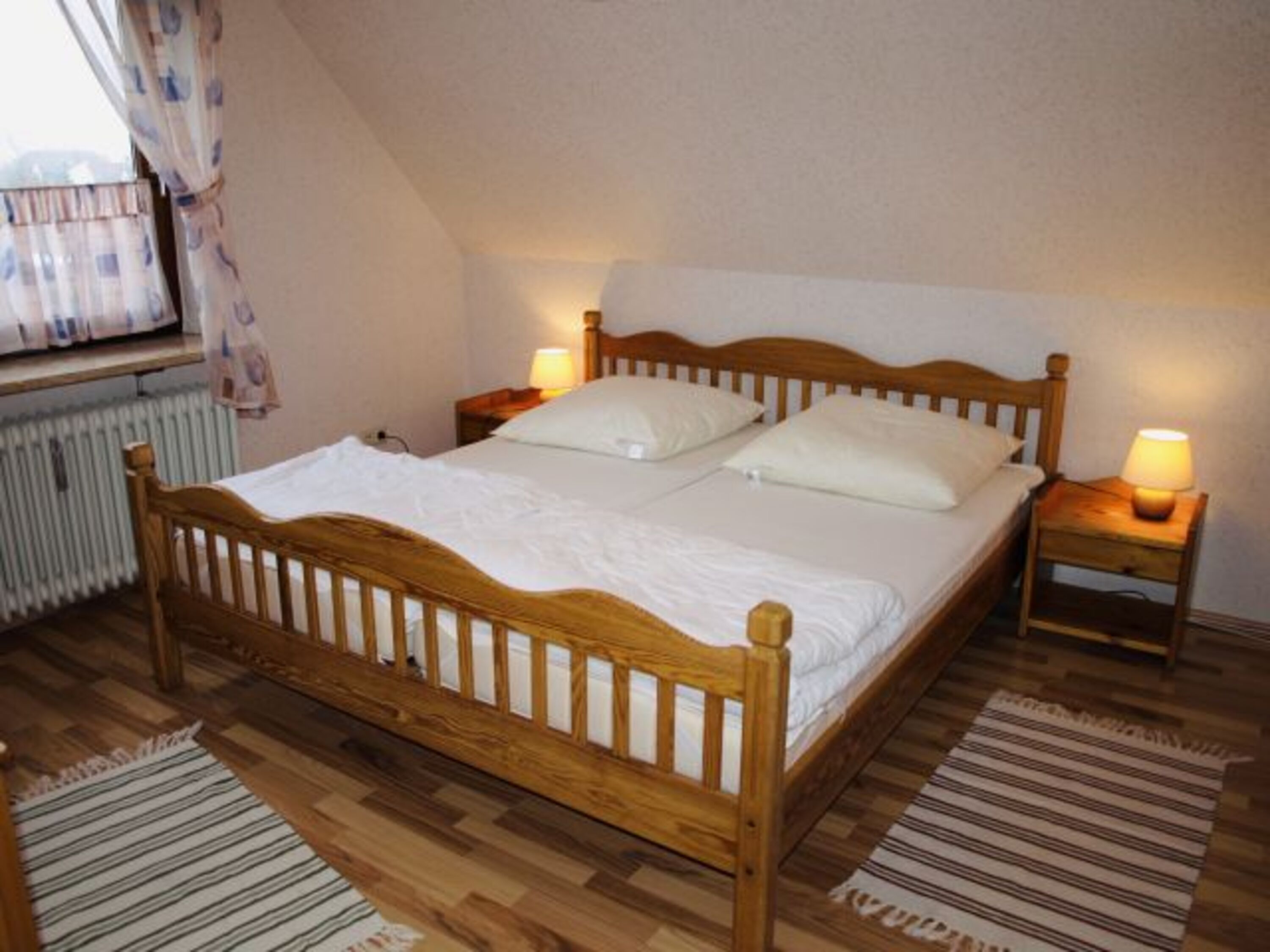 Schlafzimmer 1