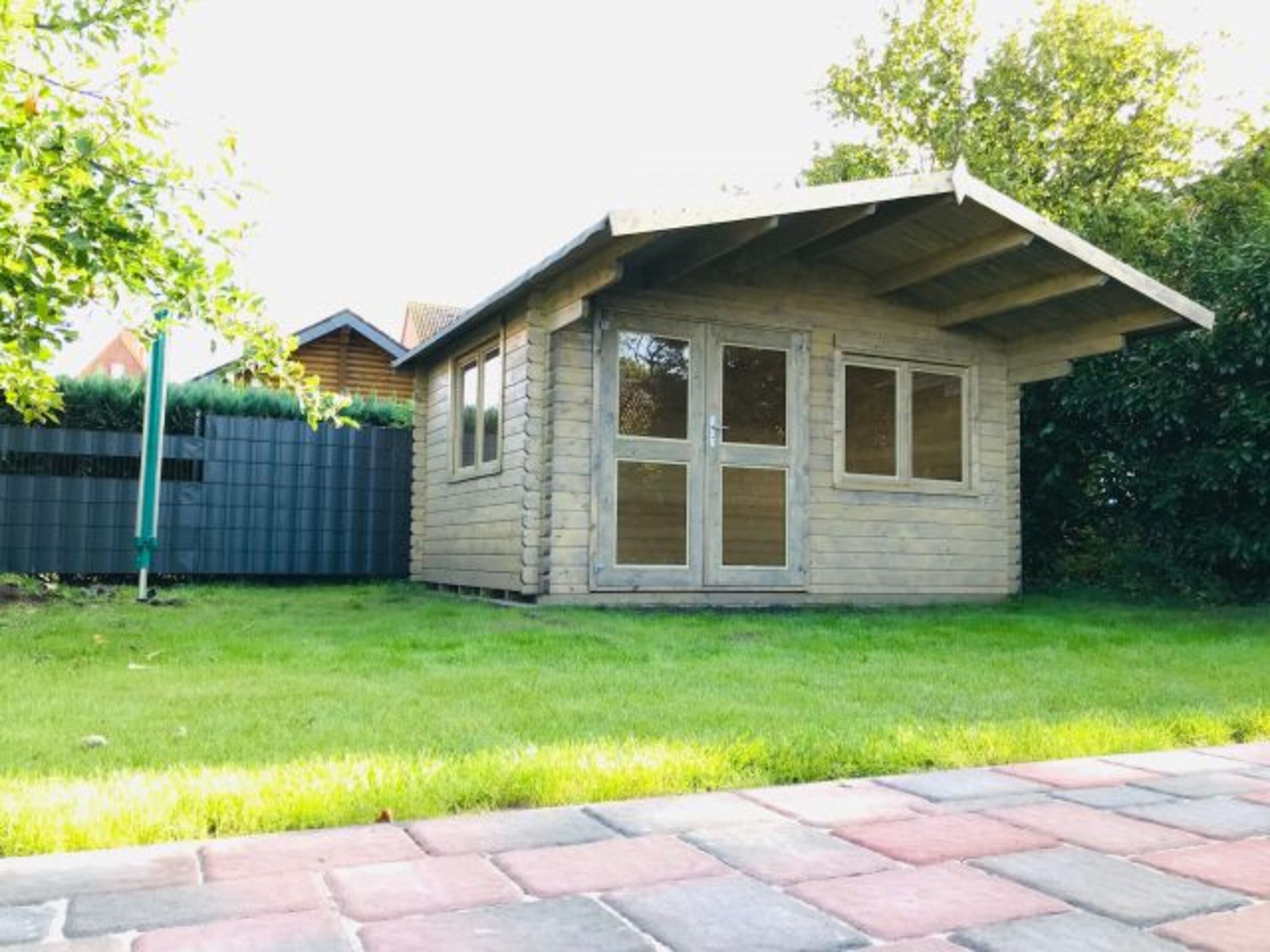 Hütte mit Grillplatz 