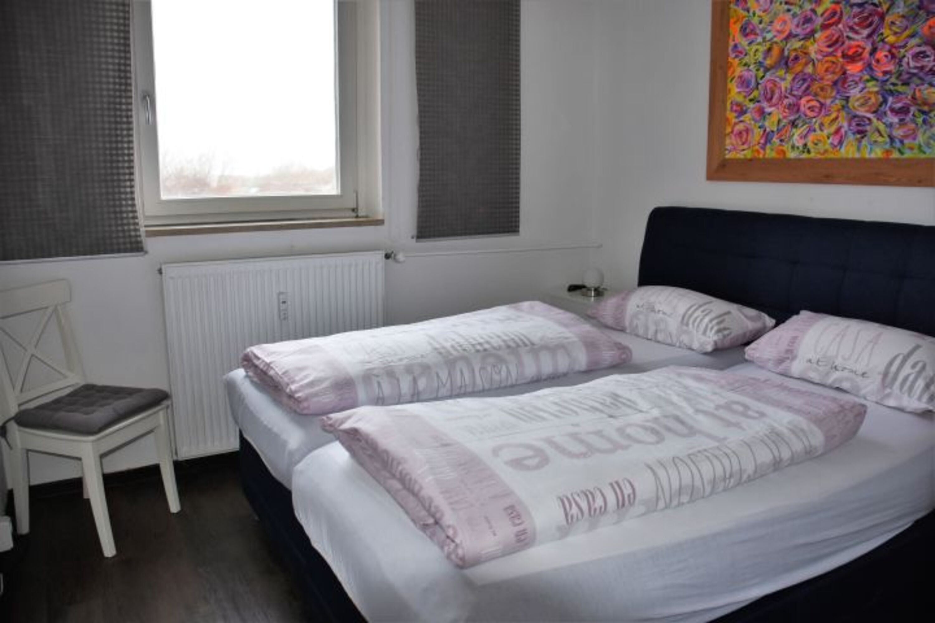 Schlafzimmer mit Doppelbett