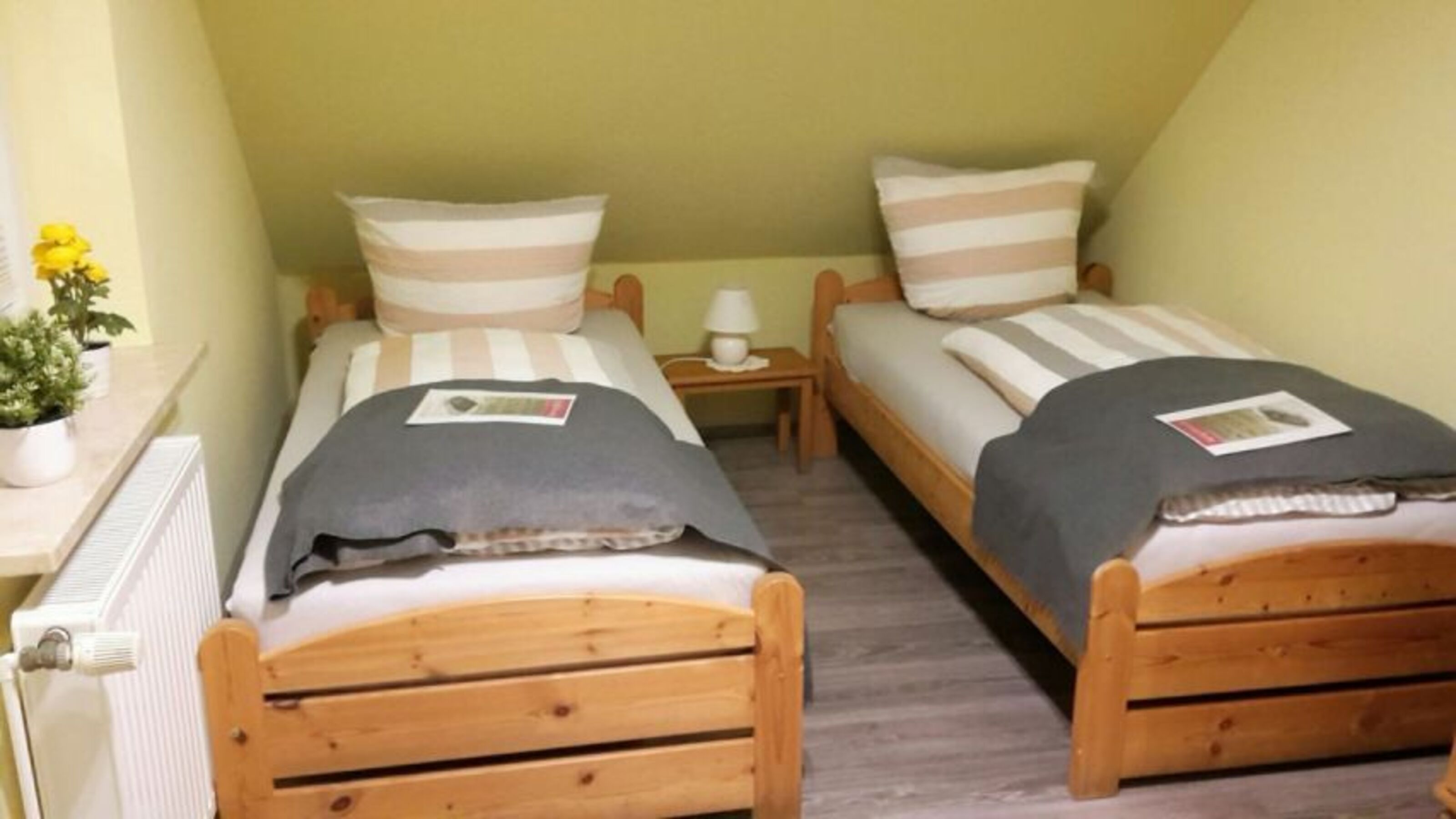 2-Betten schlafzimmer