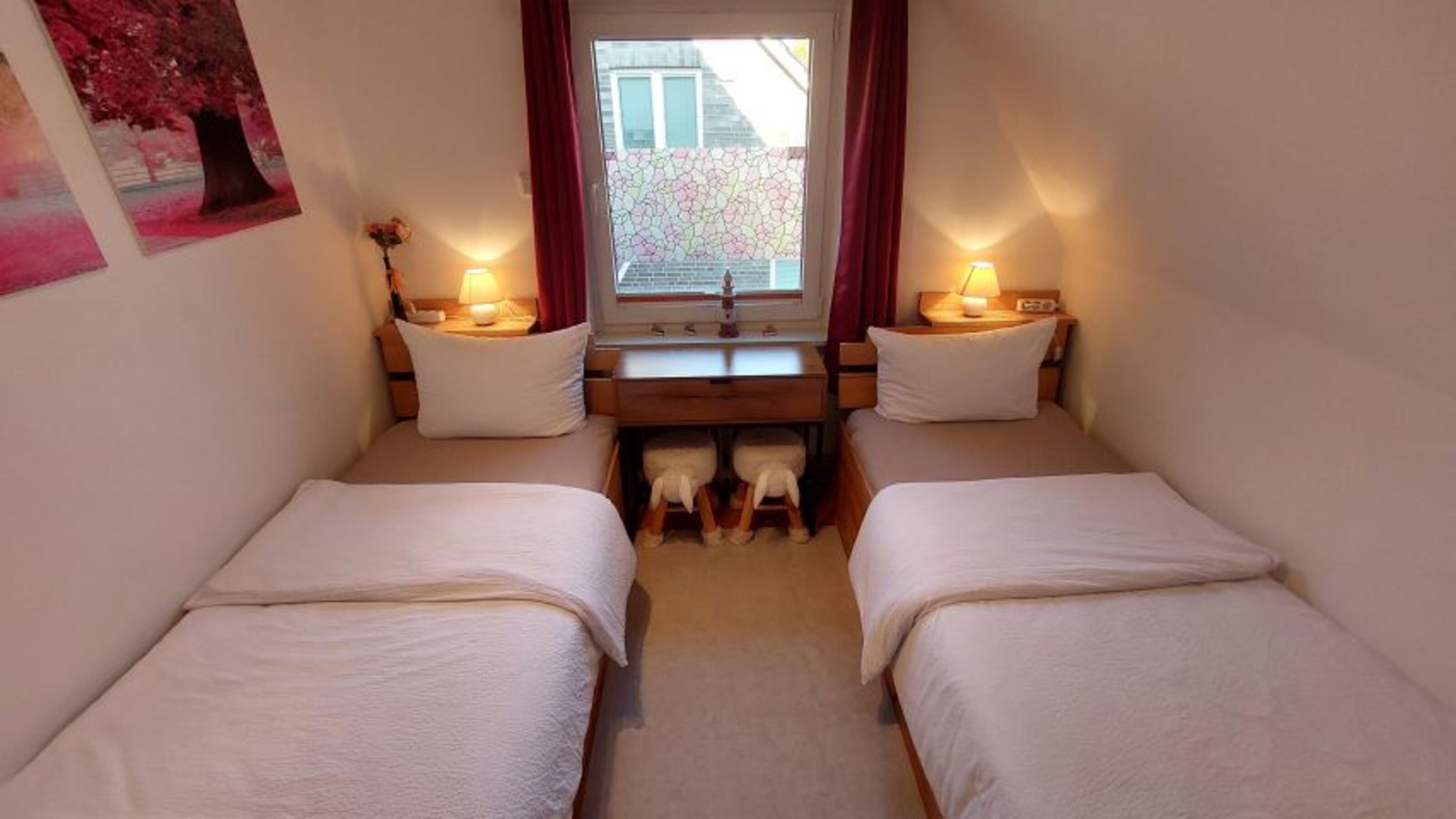 2-Bett-Zimmer mit TV