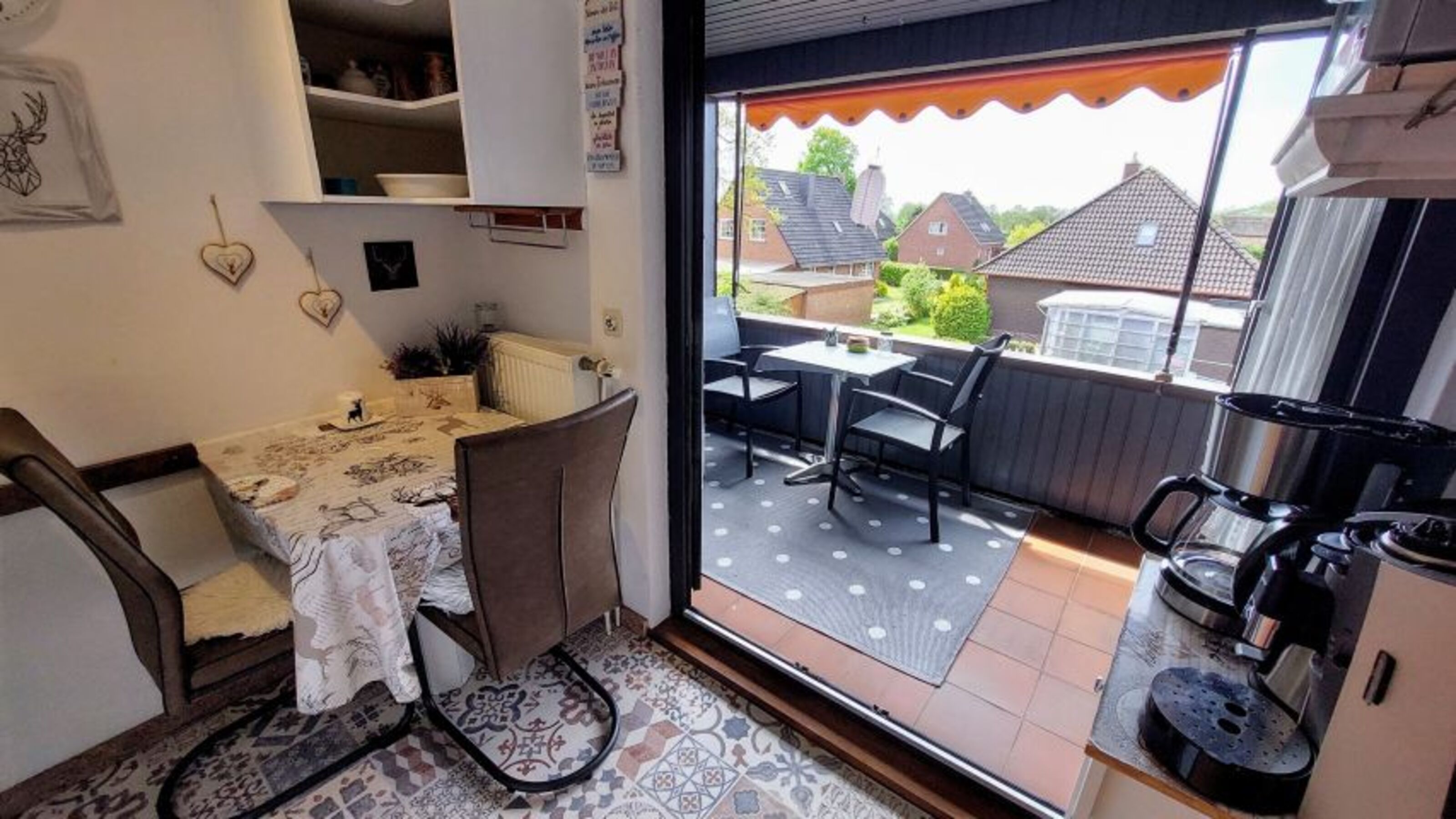 Essplatz Küche/ Balkon