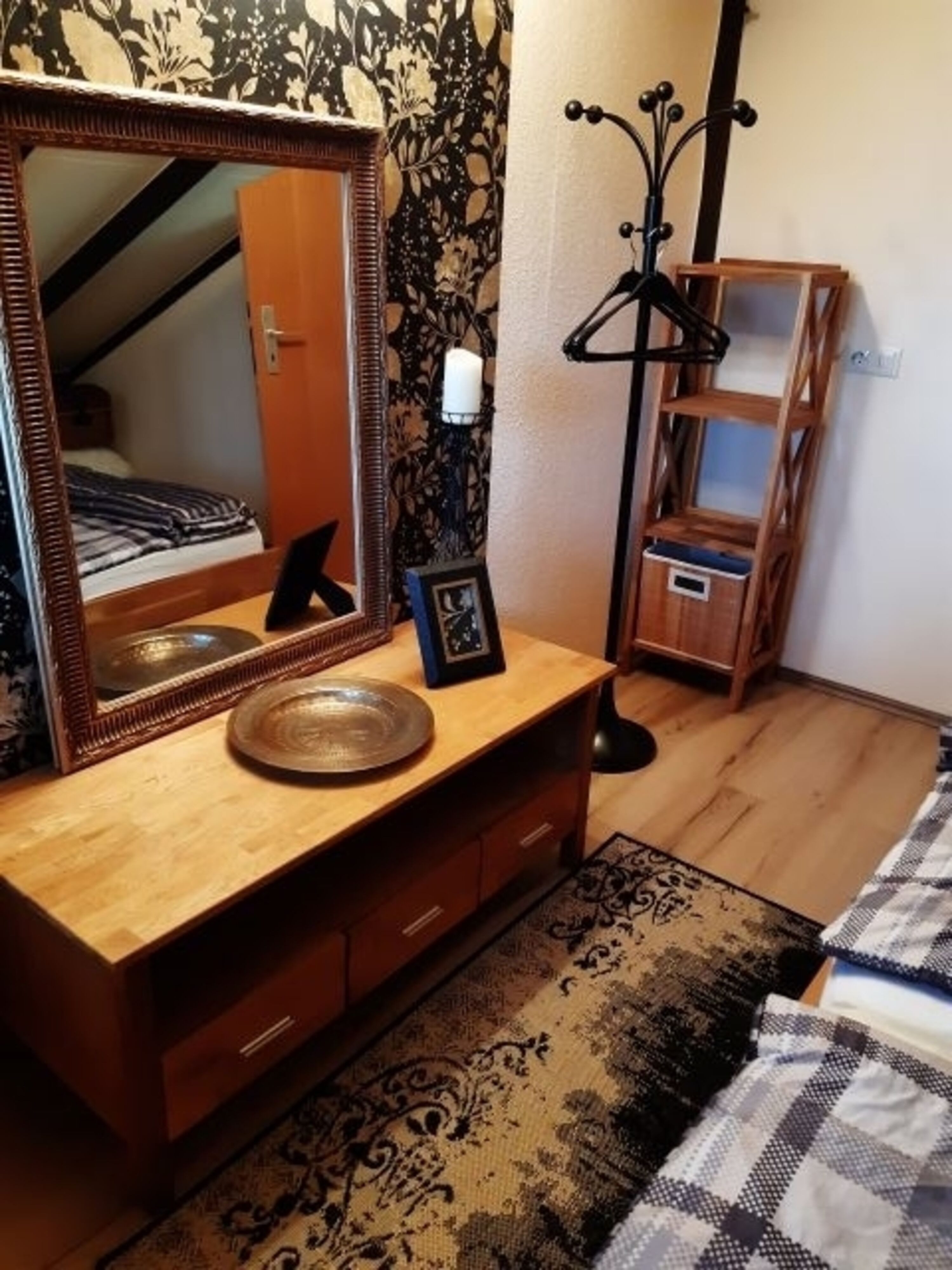 Schlafzimmer 1