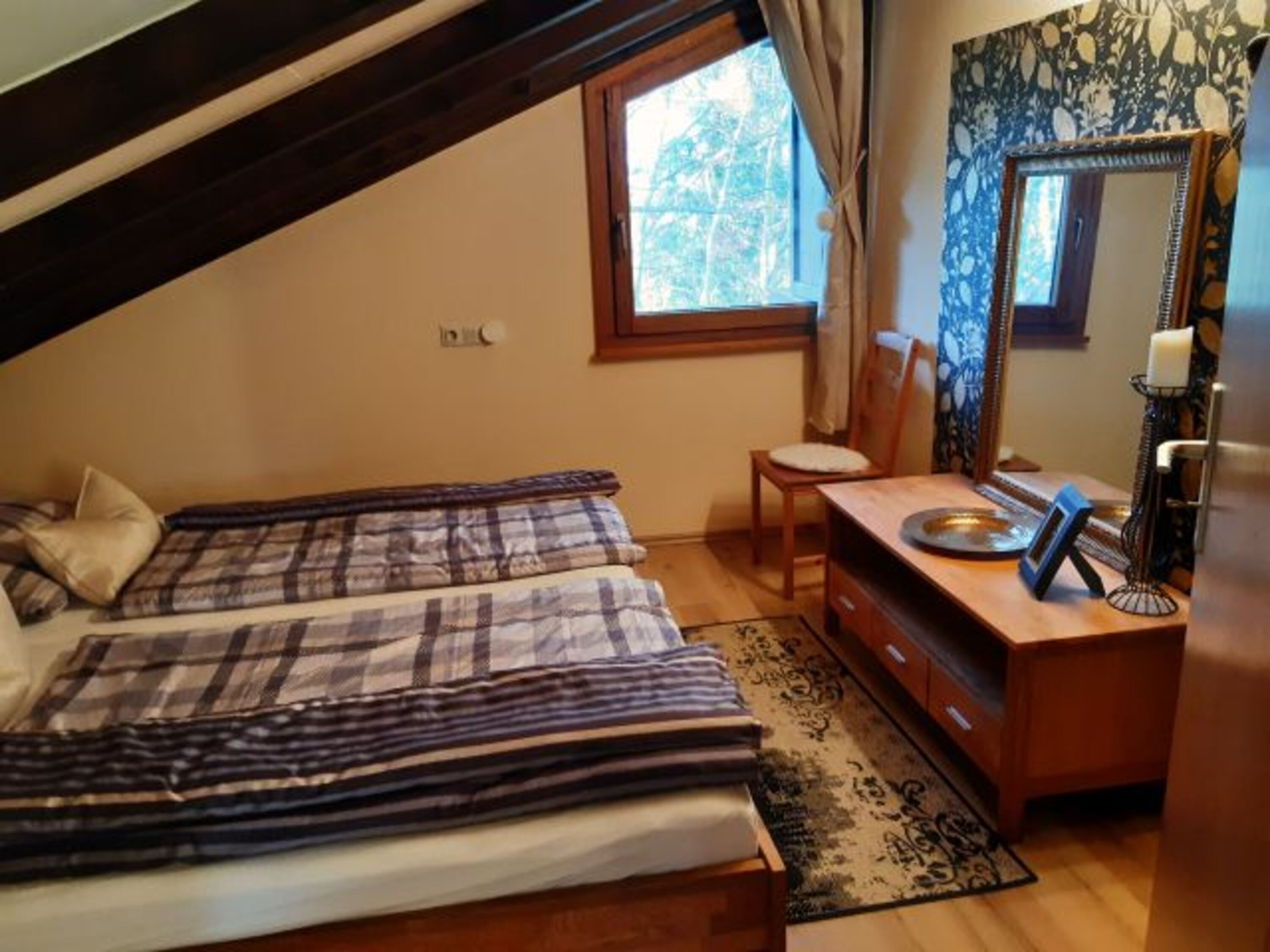 Schlafzimmer 1 mit Doppelbett