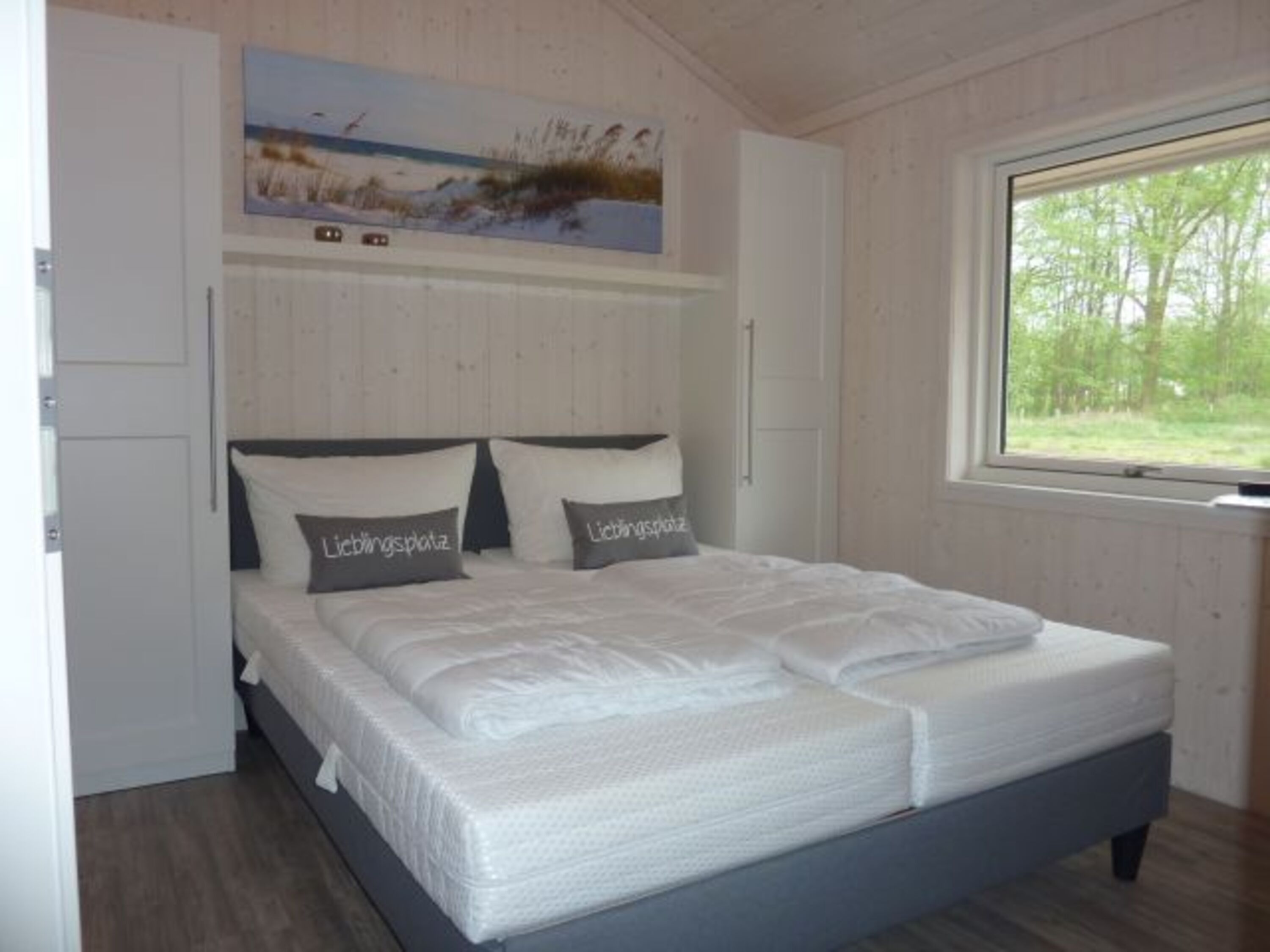 Schlafzimmer mit Doppelbett