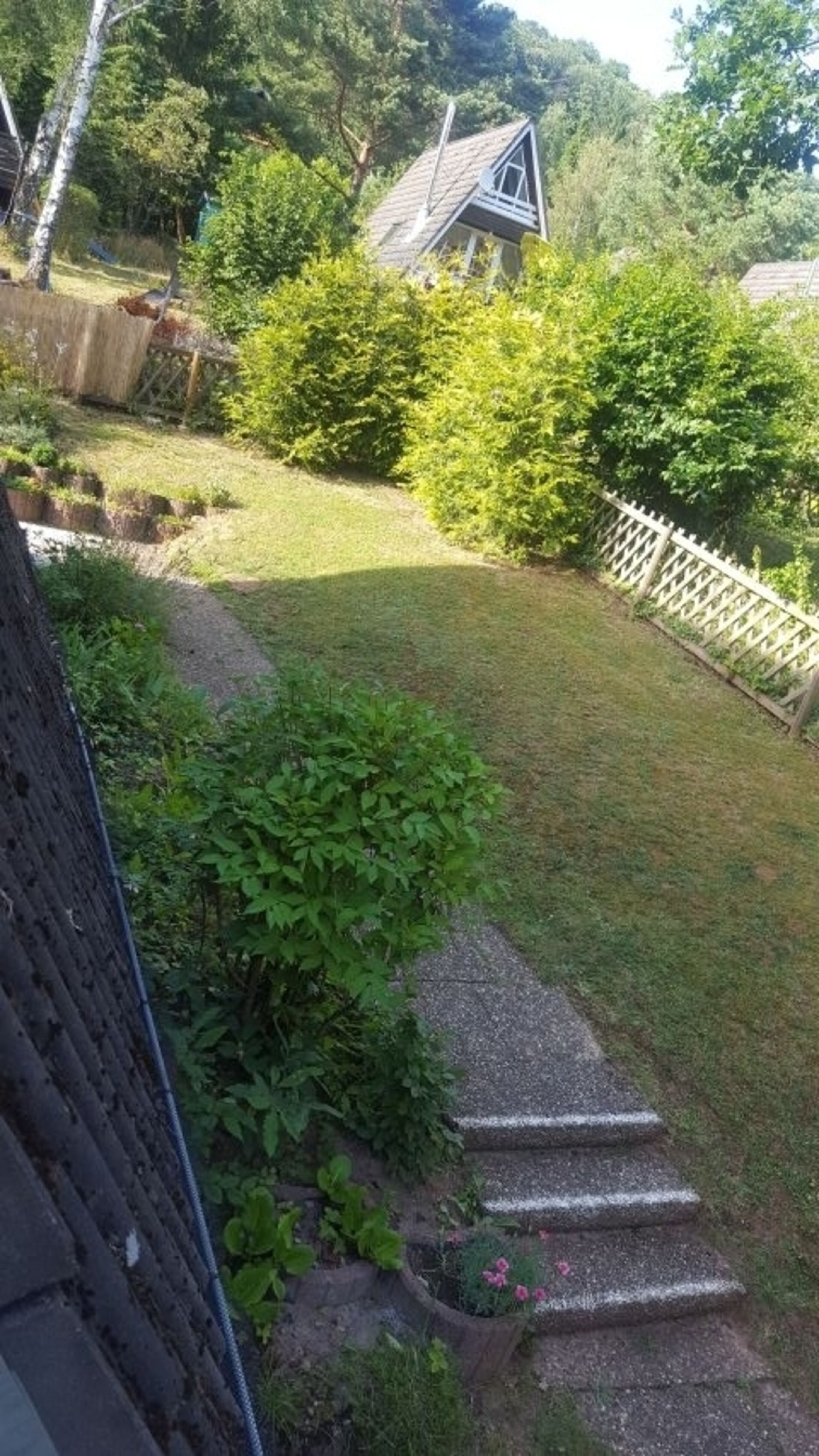 Weg entlang zum Haus