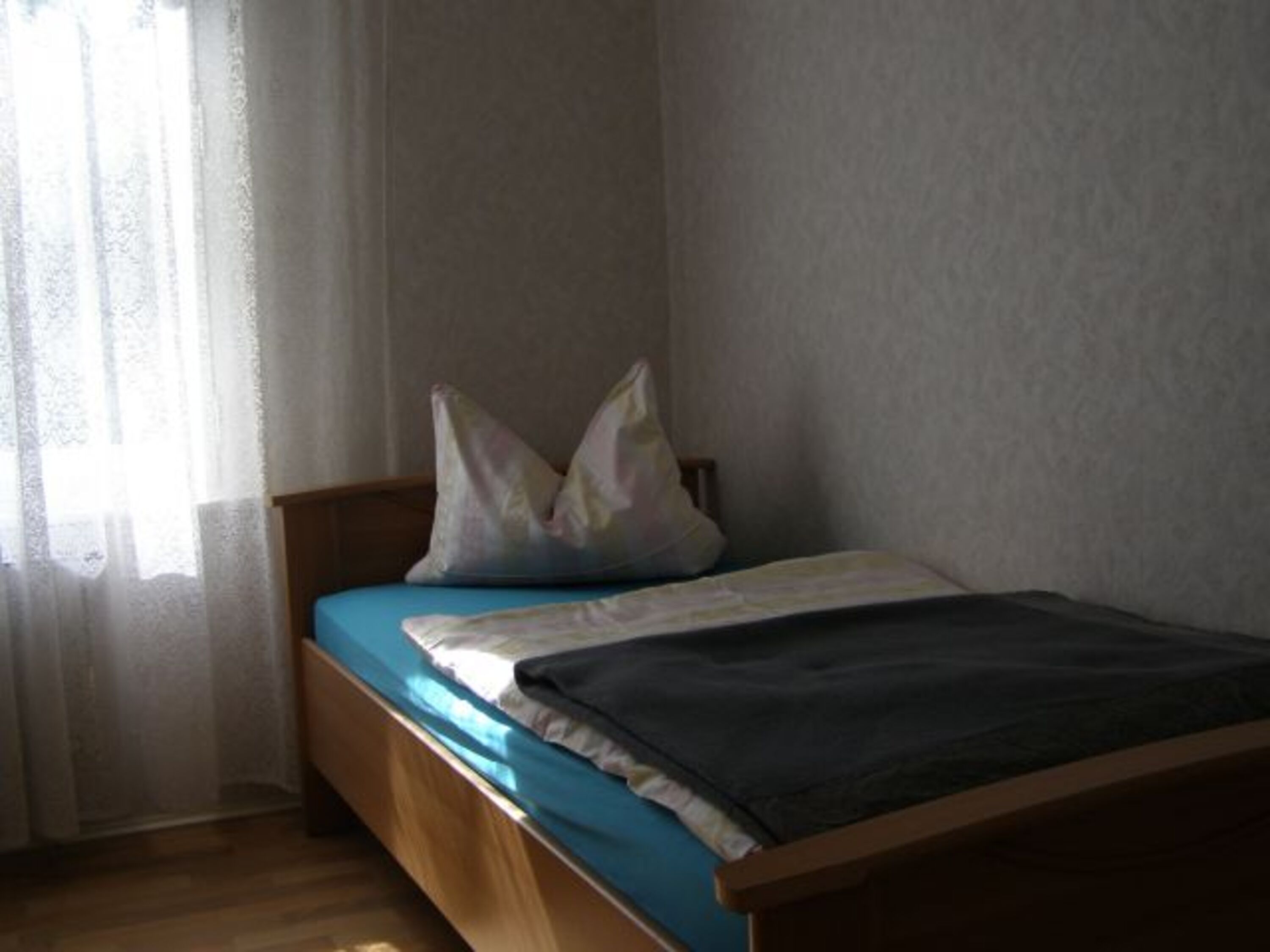 Einzelbett im Schlafzimmer