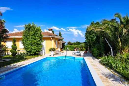 Pool Bereich
