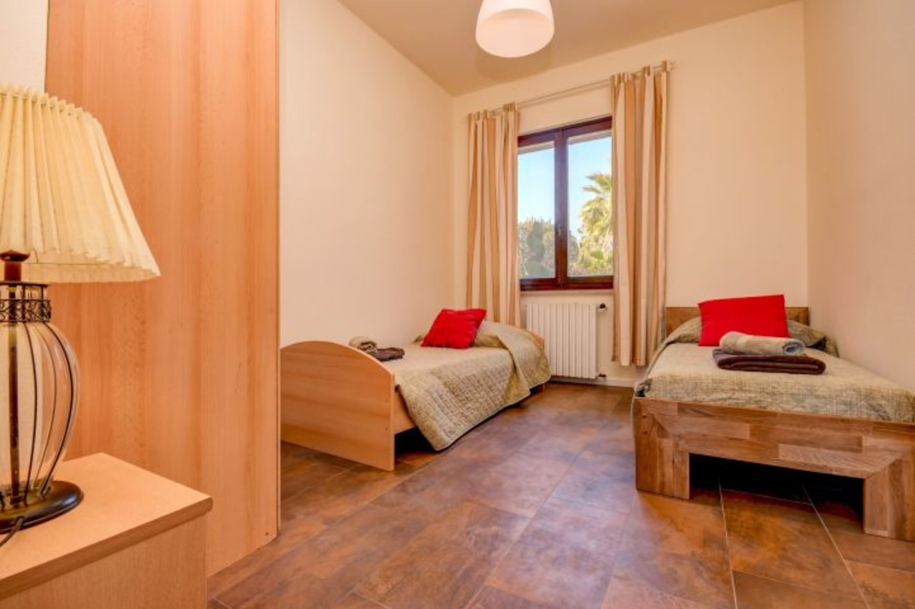 2. Schlafzimmer