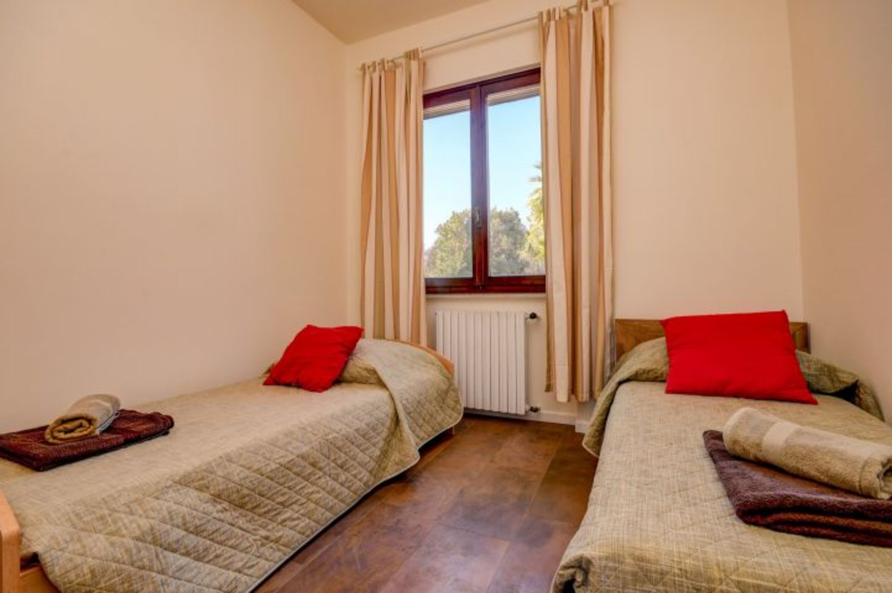 2. Schlafzimmer
