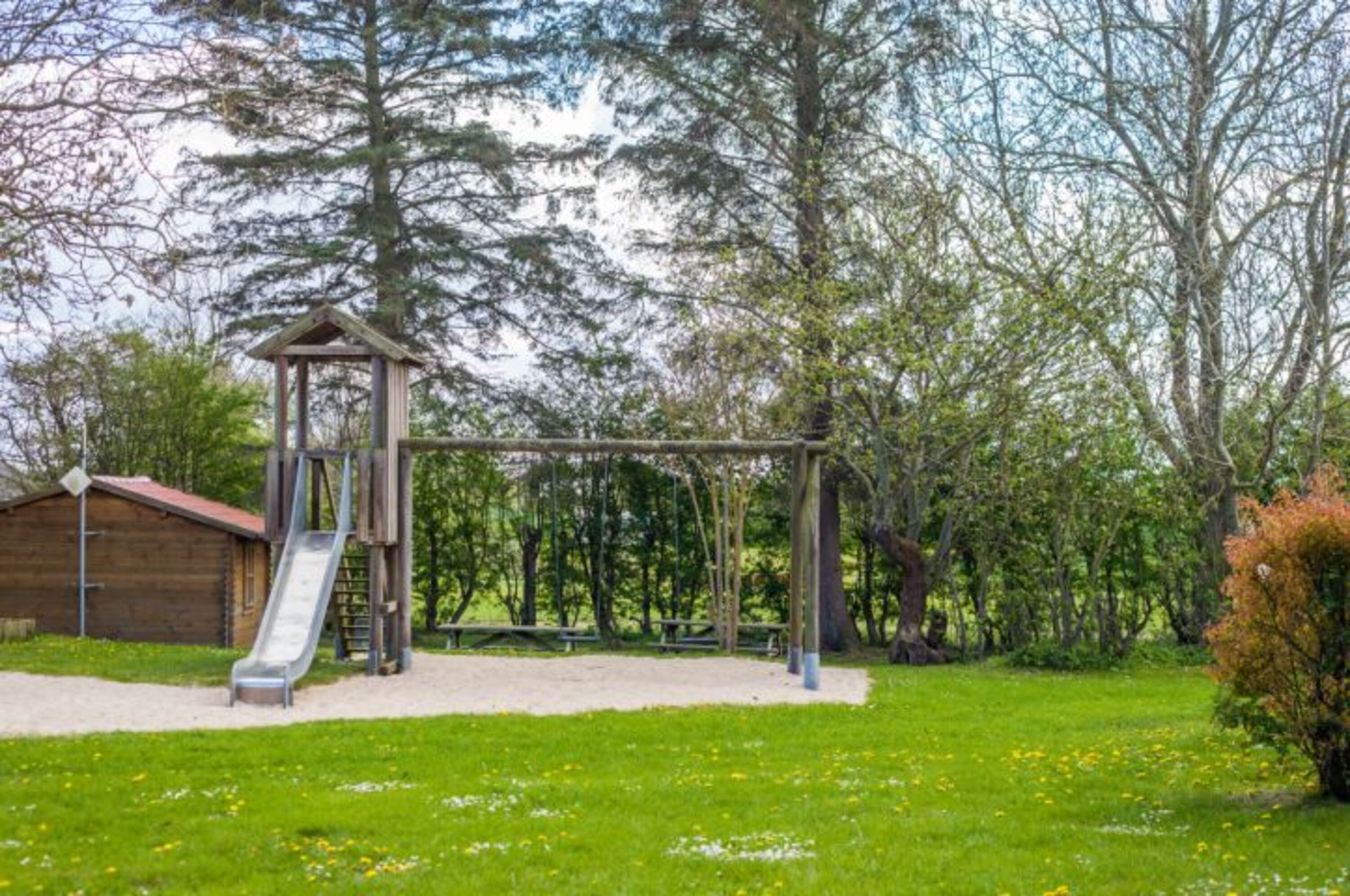 Spielplatz auf dem Gelände