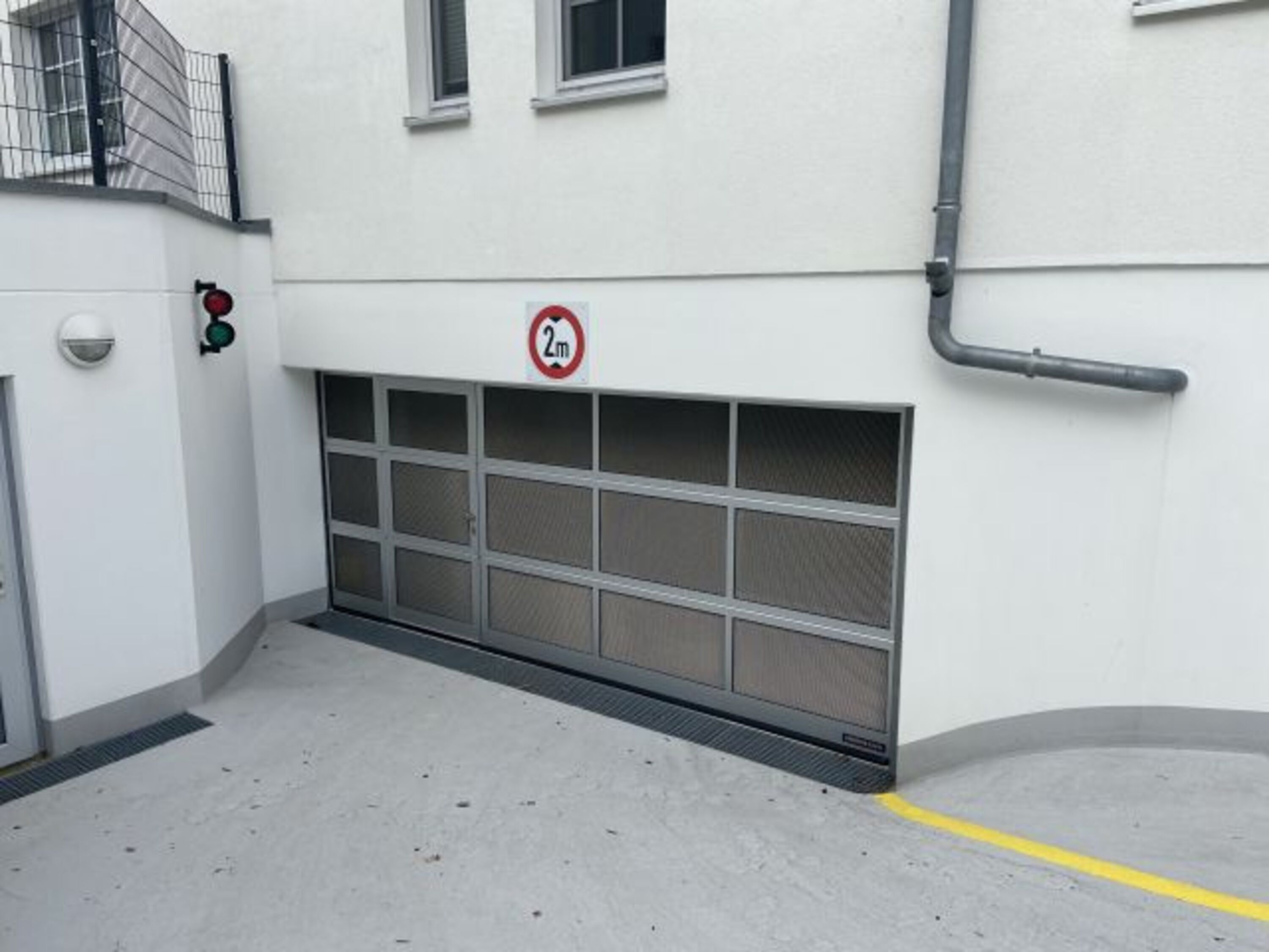Tiefgarageeinfahrt