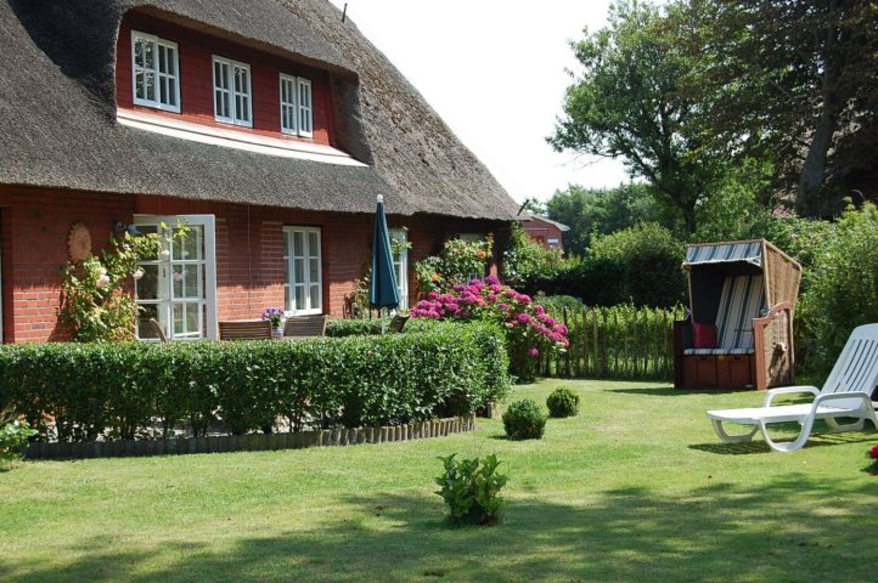 Terrasse und Garten Südseite