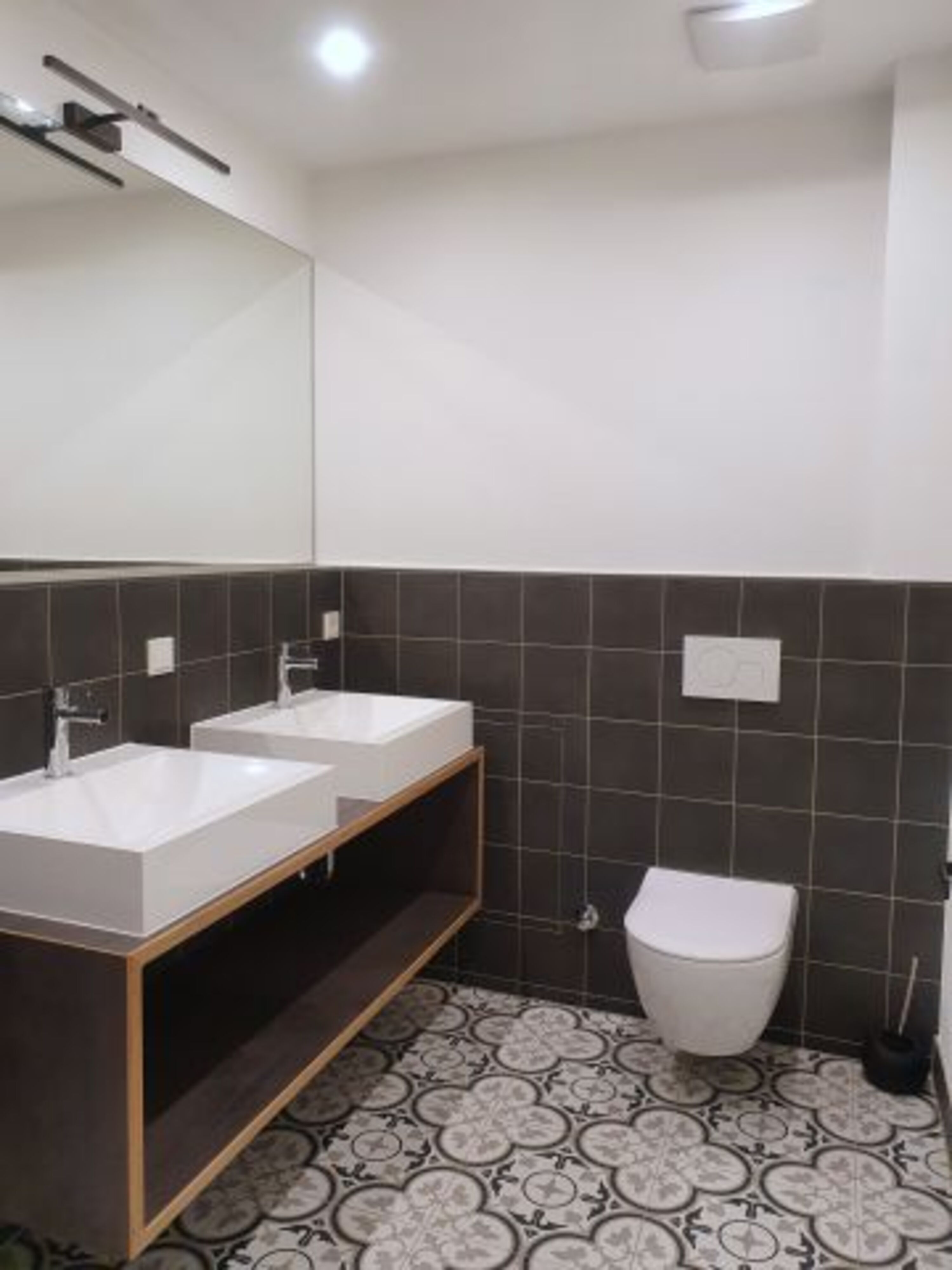 Luxusbad mit Dusche und WC