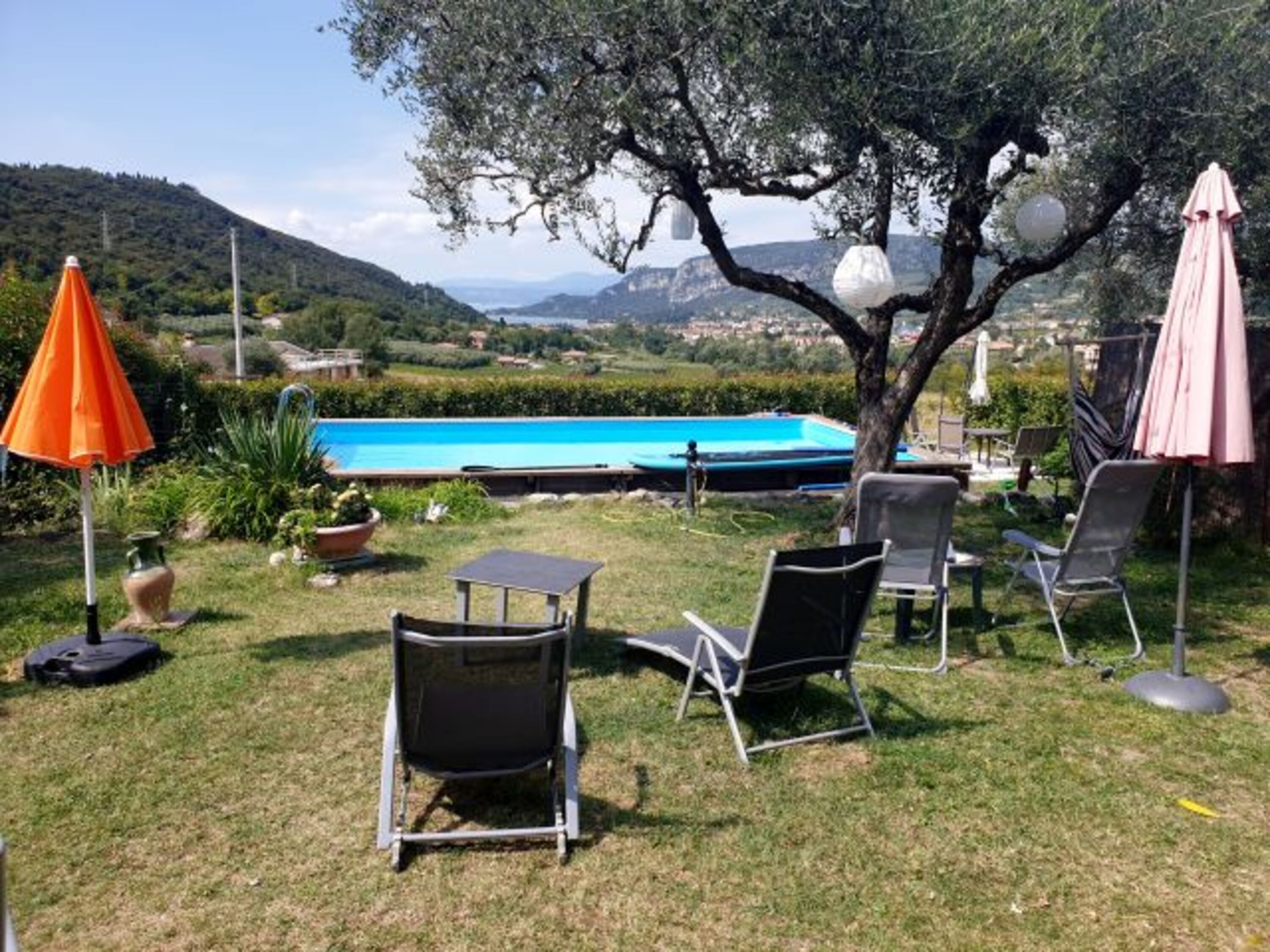 Unser Garten und Pool lädt zum Verweilen ein!