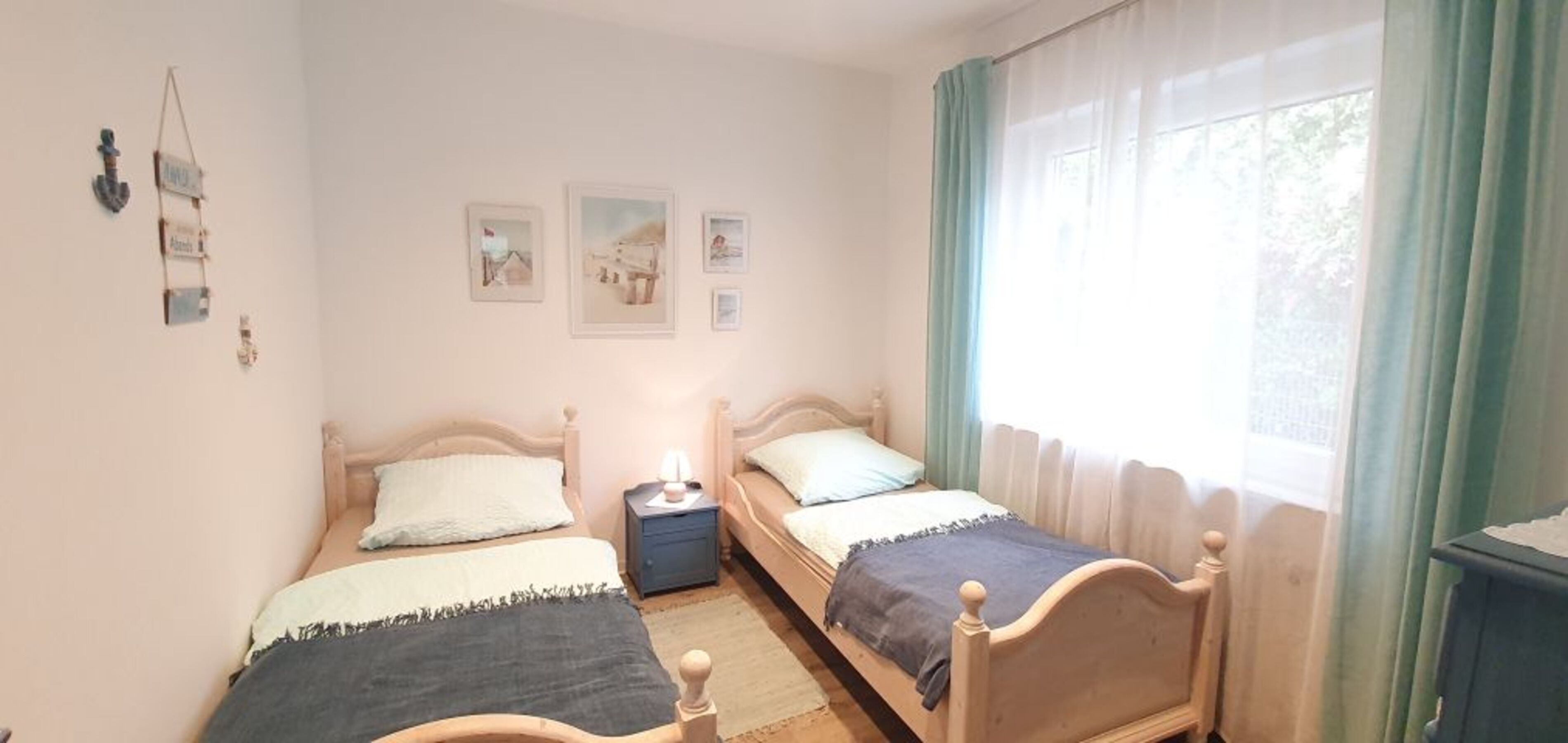 Schlafzimmer 3 mit zwei Einzelbetten