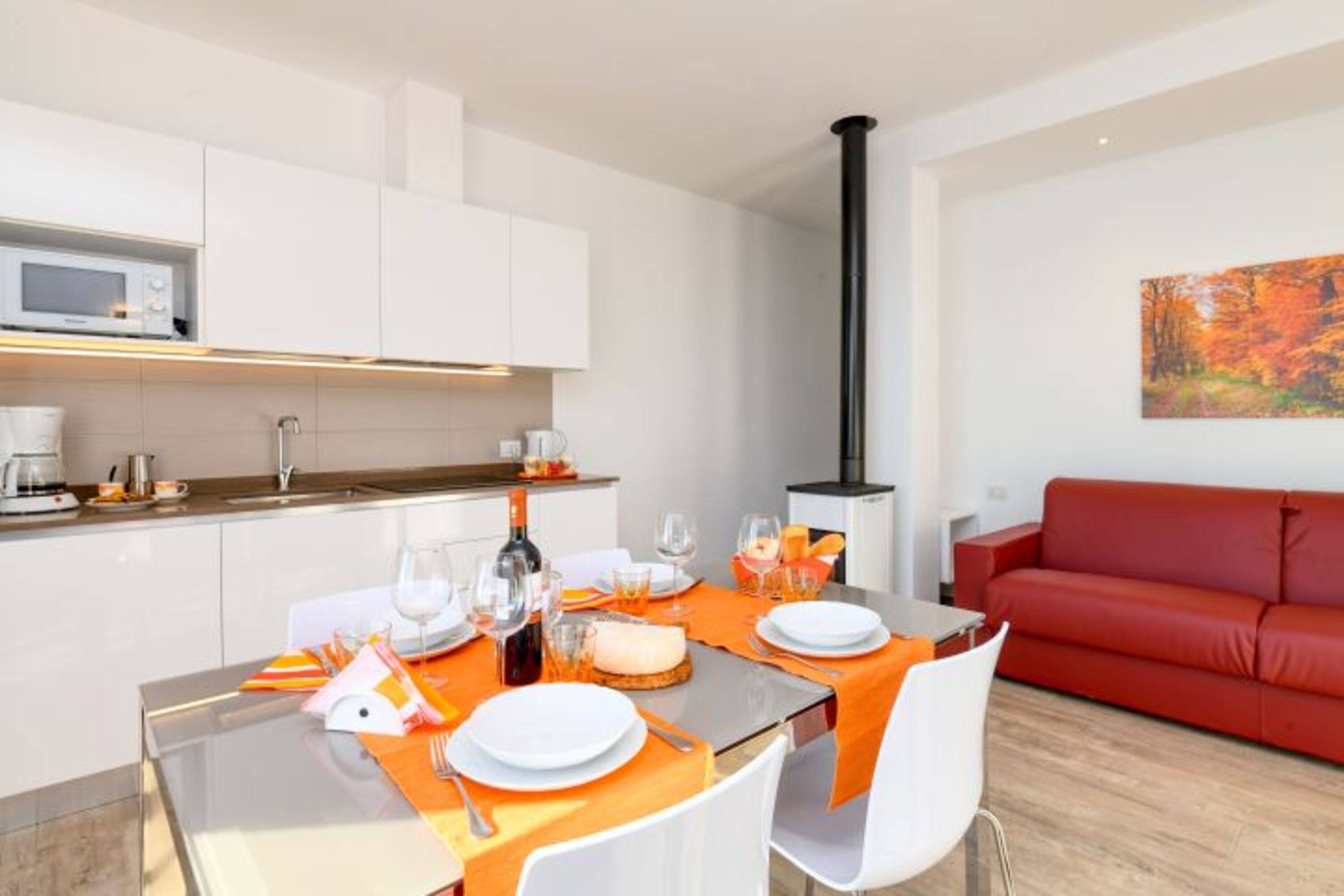 Küche und Wohnzimmer