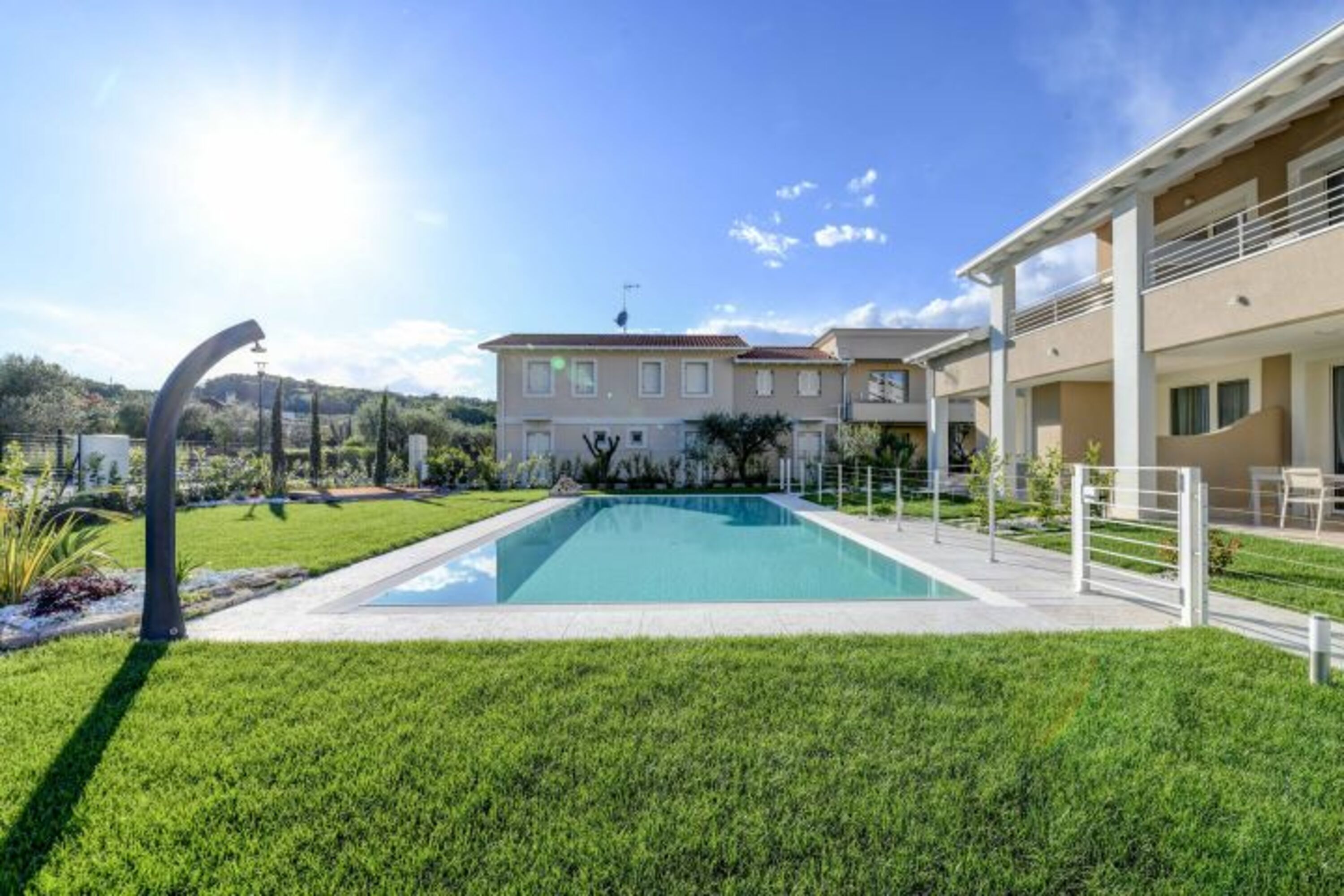 Garten mit Pool