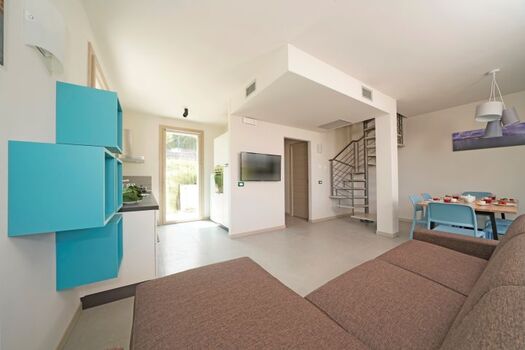 Wohnzimmer mit Doppelschlafcouch
