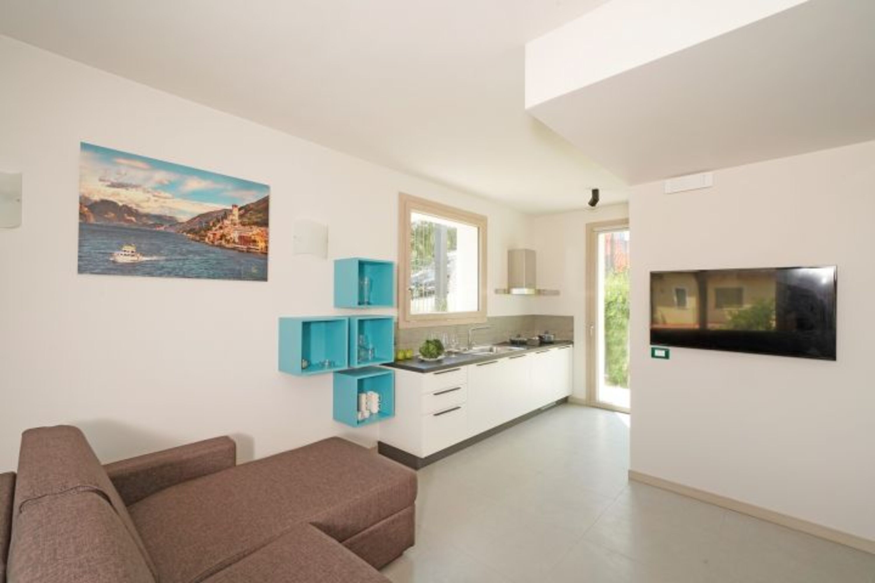 Küche und Wohnzimmer