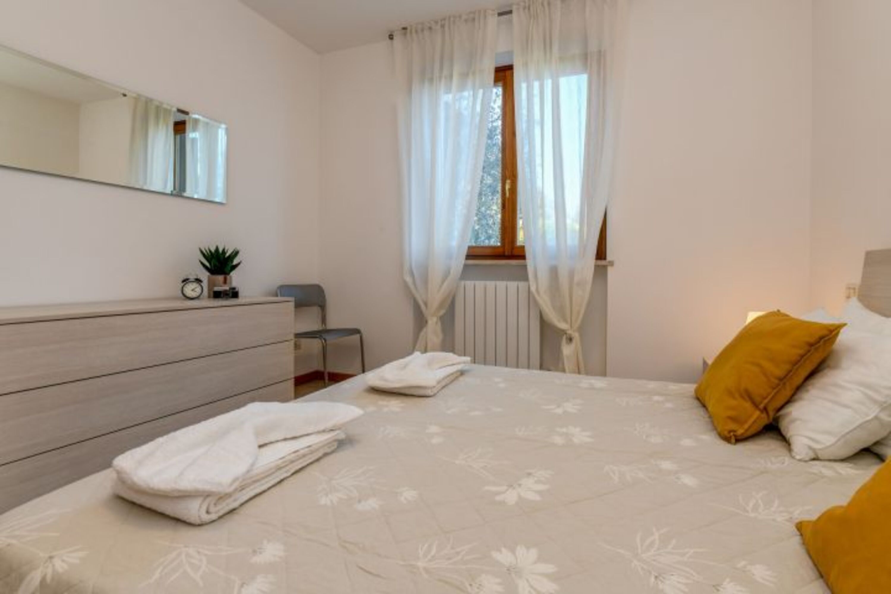 Schlafzimmer 1 