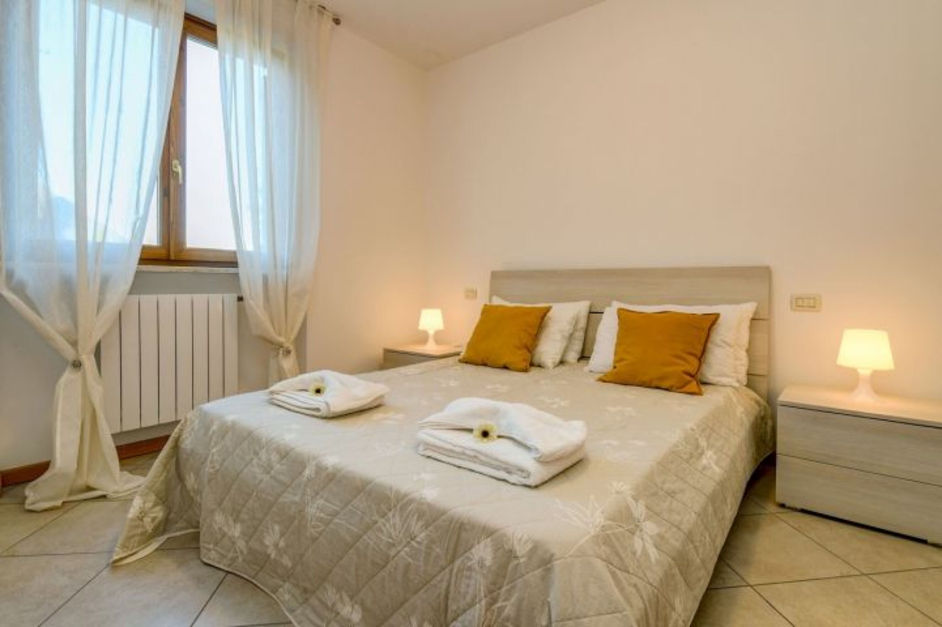 Schlafzimmer 1 